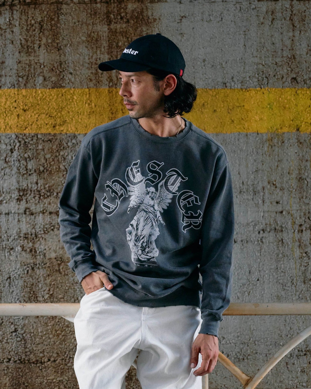 ピグメント後染デザインプリント クルーネックスウェット -Ozzy-【予約販売3月上旬~中旬入荷】