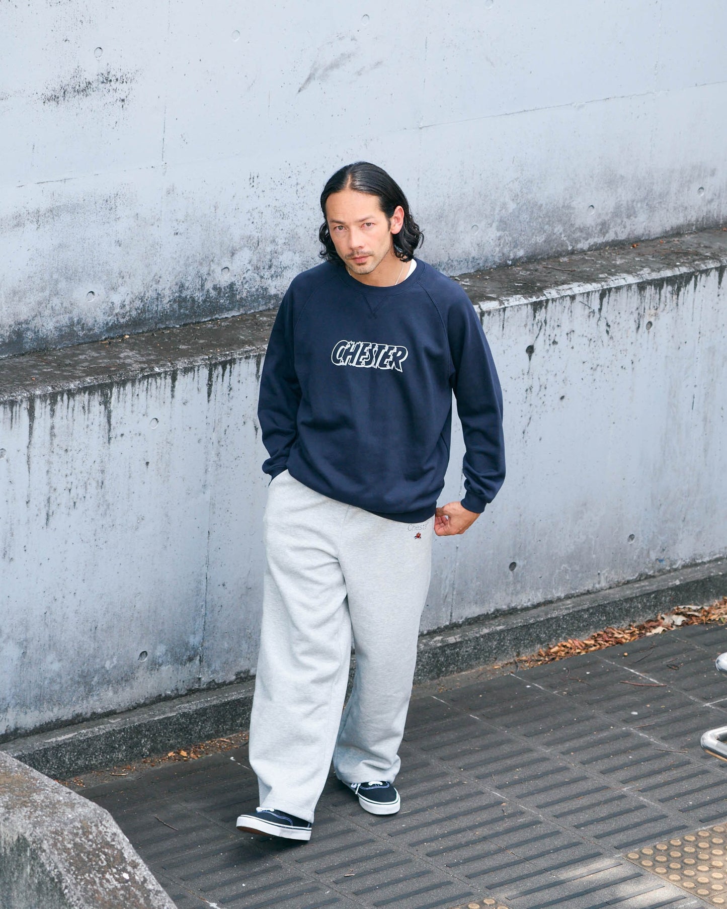 ラグランスリーブロゴスウェット -Philip-【予約販売3月上旬~中旬入荷】