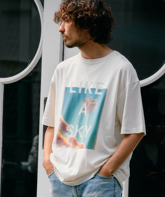 【予約販売7月初旬～中旬入荷】-Skylar-（ｽｶｲﾗｰ） "LIKE A SKY" レトロフォトプリントTシャツ