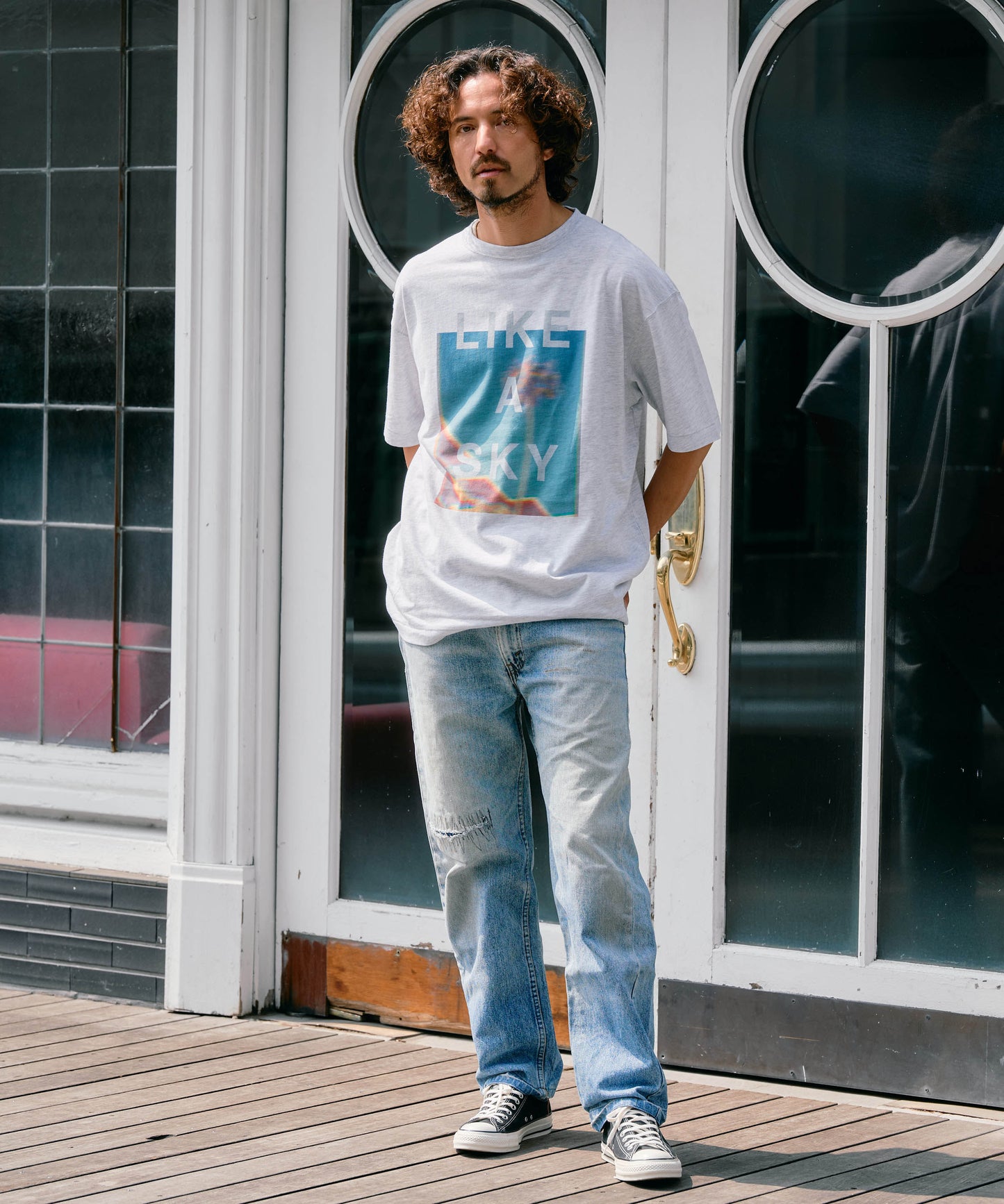 【予約販売7月初旬～中旬入荷】-Skylar-（ｽｶｲﾗｰ） "LIKE A SKY" レトロフォトプリントTシャツ