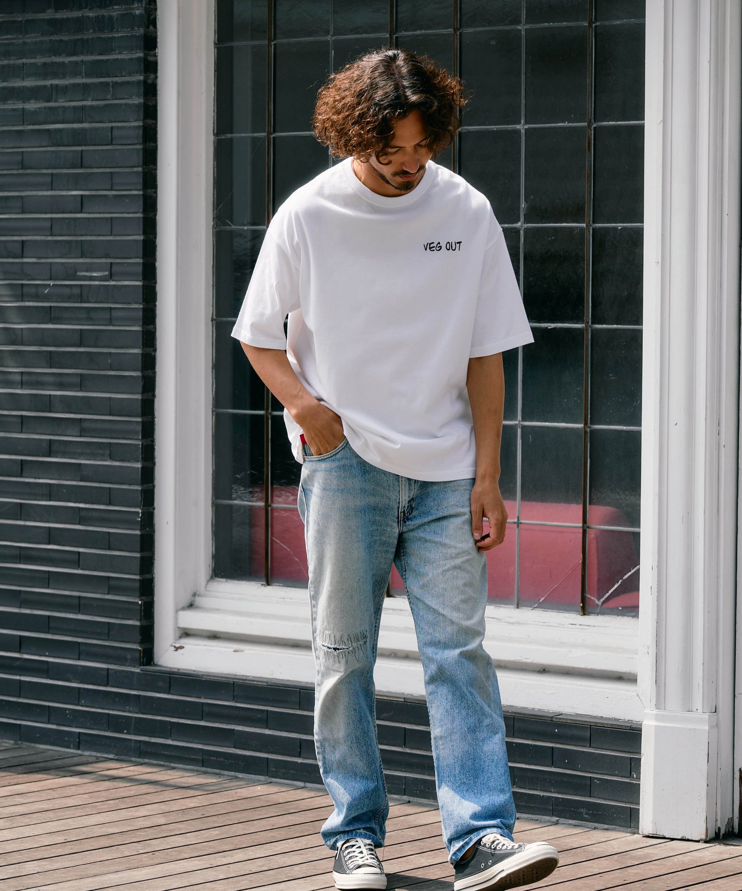 【予約販売7月初旬～中旬入荷】-Otis-(ｵｰﾃｨｽ） "VEG OUT" メッセージプリント Tシャツ