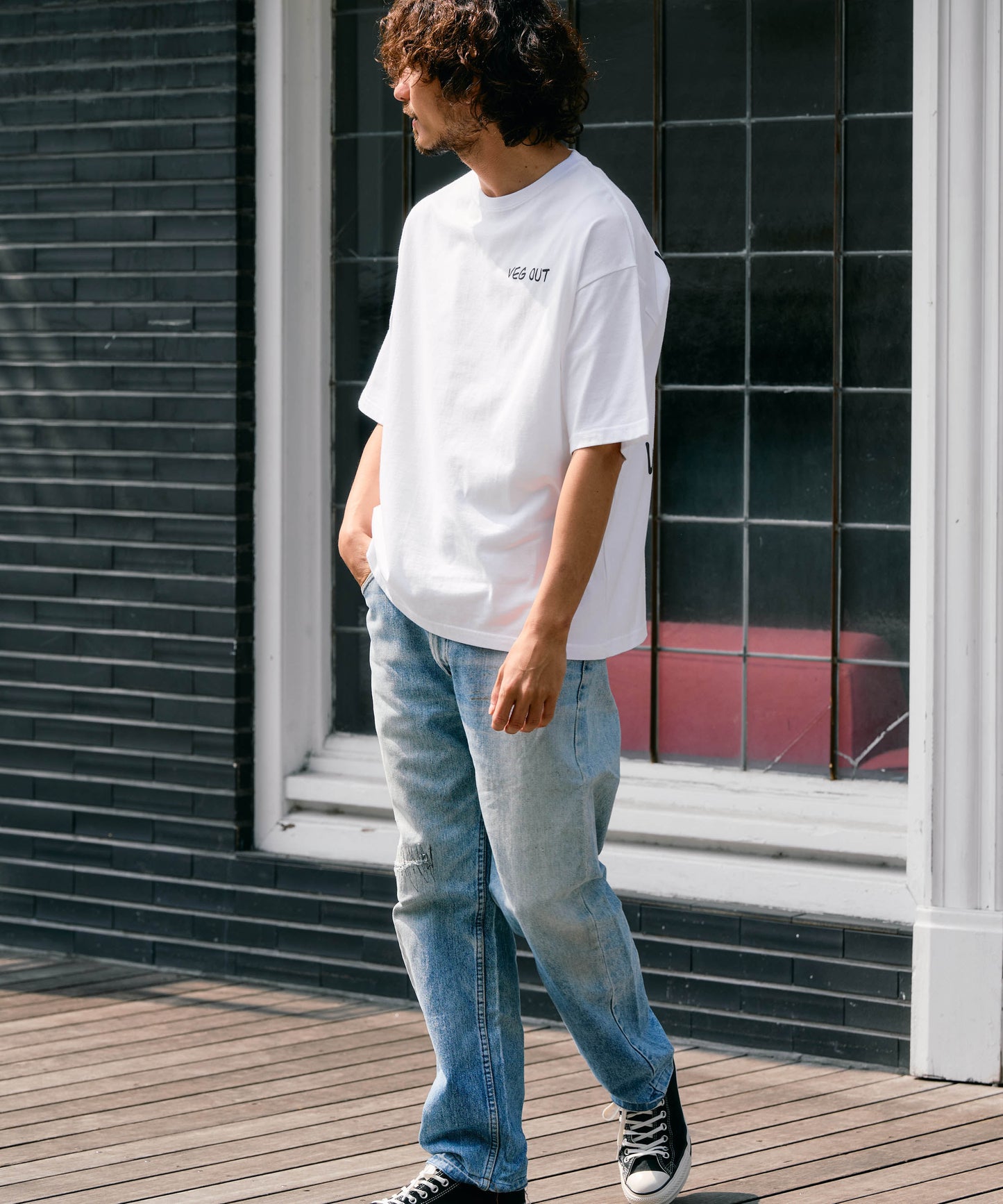 【予約販売7月初旬～中旬入荷】-Otis-(ｵｰﾃｨｽ） "VEG OUT" メッセージプリント Tシャツ