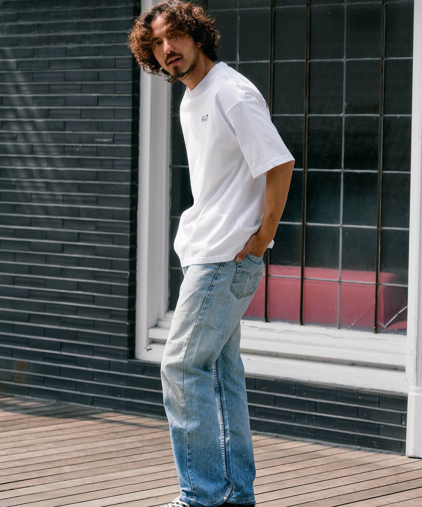 【予約販売7月初旬～中旬入荷】-Otis-(ｵｰﾃｨｽ） "VEG OUT" メッセージプリント Tシャツ