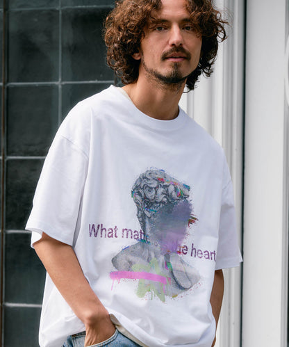 【予約販売7月初旬～中旬入荷】-Adonis-(ｱﾄﾞﾆｽ） アートグラフィック プリントTシャツ