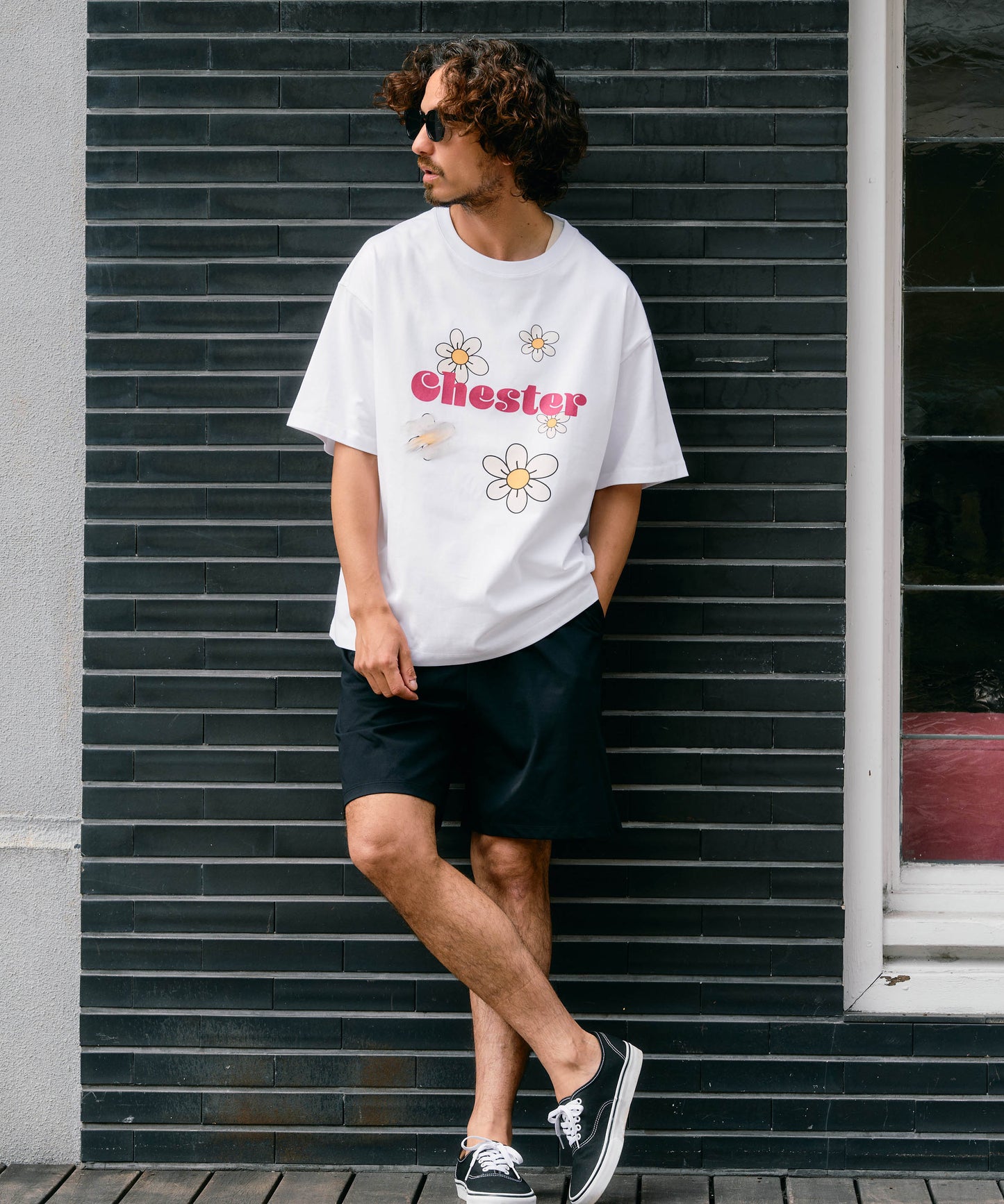 【予約販売7月初旬〜中旬入荷】-Indie-（ｲﾝﾃﾞｨｰ）デイジーフラワー＆ペイントスマッジ プリントTシャツ