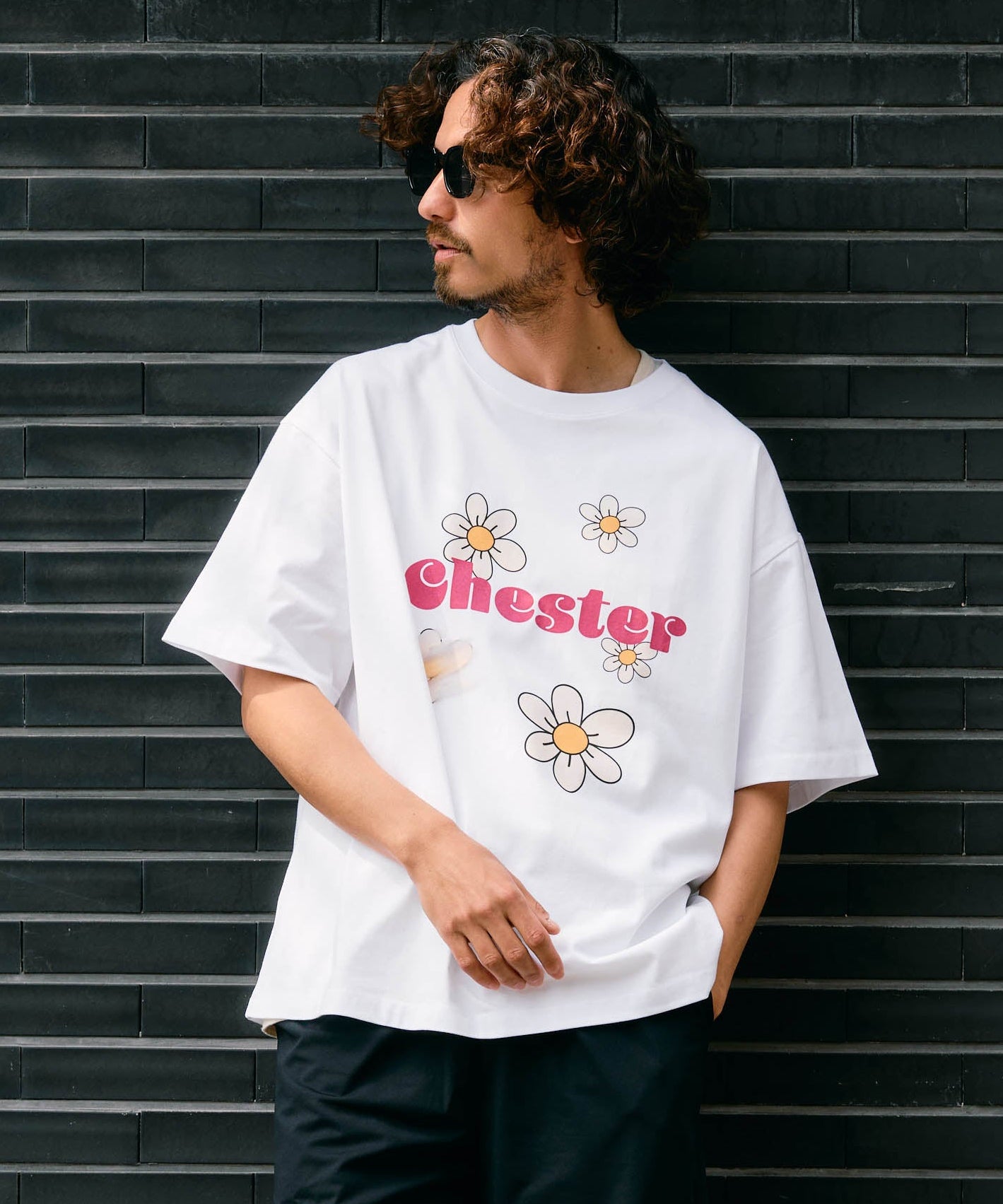 【予約販売7月初旬〜中旬入荷】-Indie-（ｲﾝﾃﾞｨｰ）デイジーフラワー＆ペイントスマッジ プリントTシャツ