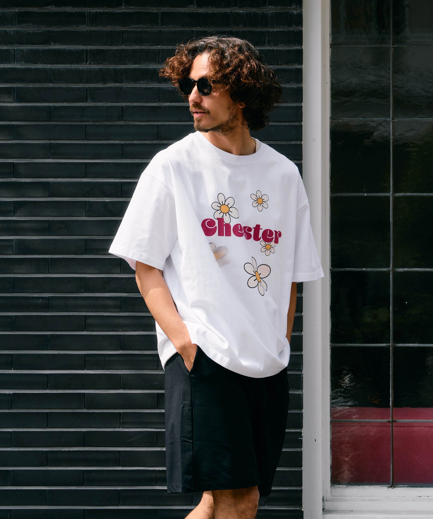 【予約販売7月初旬〜中旬入荷】-Indie-（ｲﾝﾃﾞｨｰ）デイジーフラワー＆ペイントスマッジ プリントTシャツ