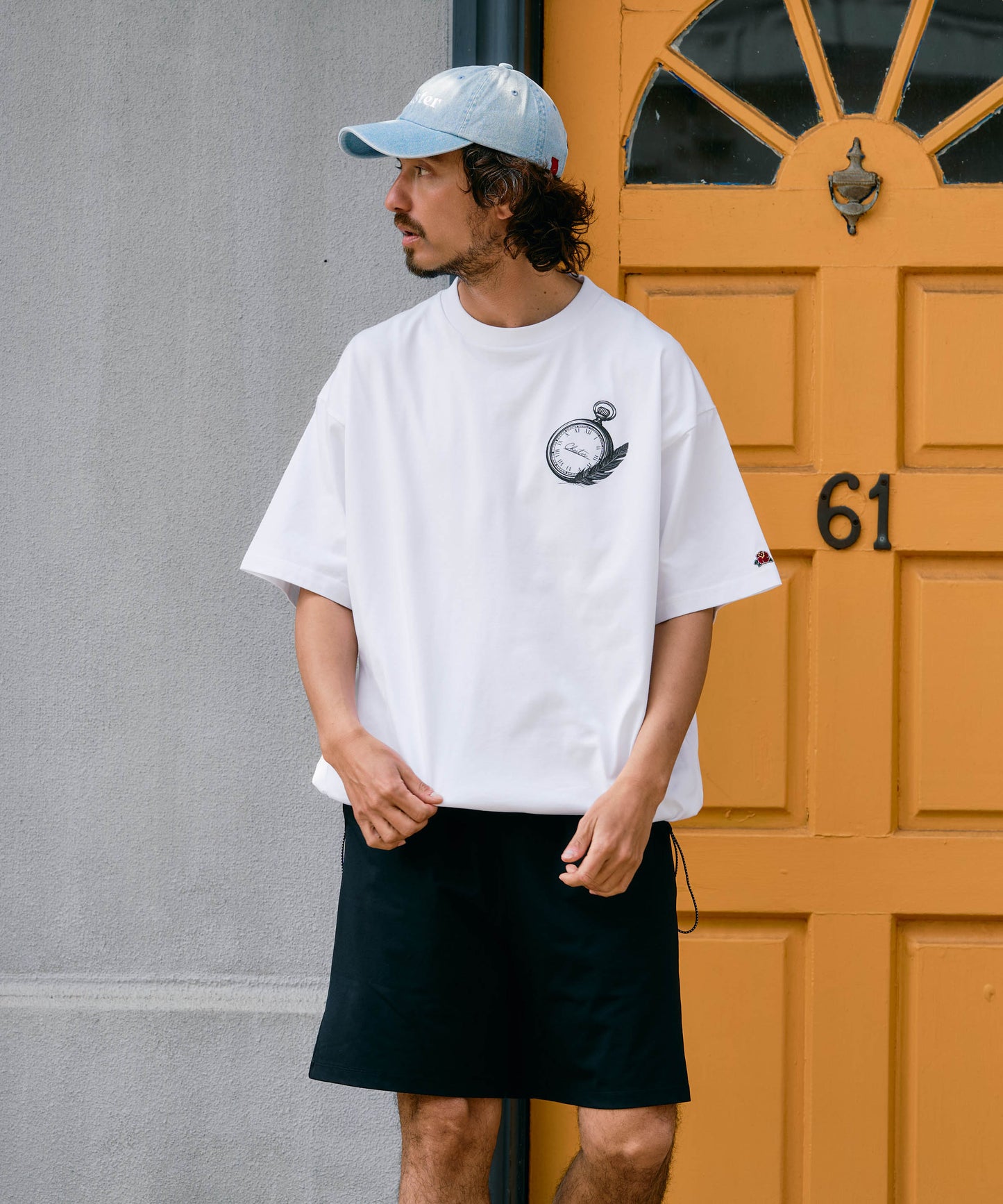 【予約販売7月初旬～中旬入荷】-Alice-(ｱﾘｽ)  アンティークウォッチ＆フェザー 裾ドローコード Tシャツ