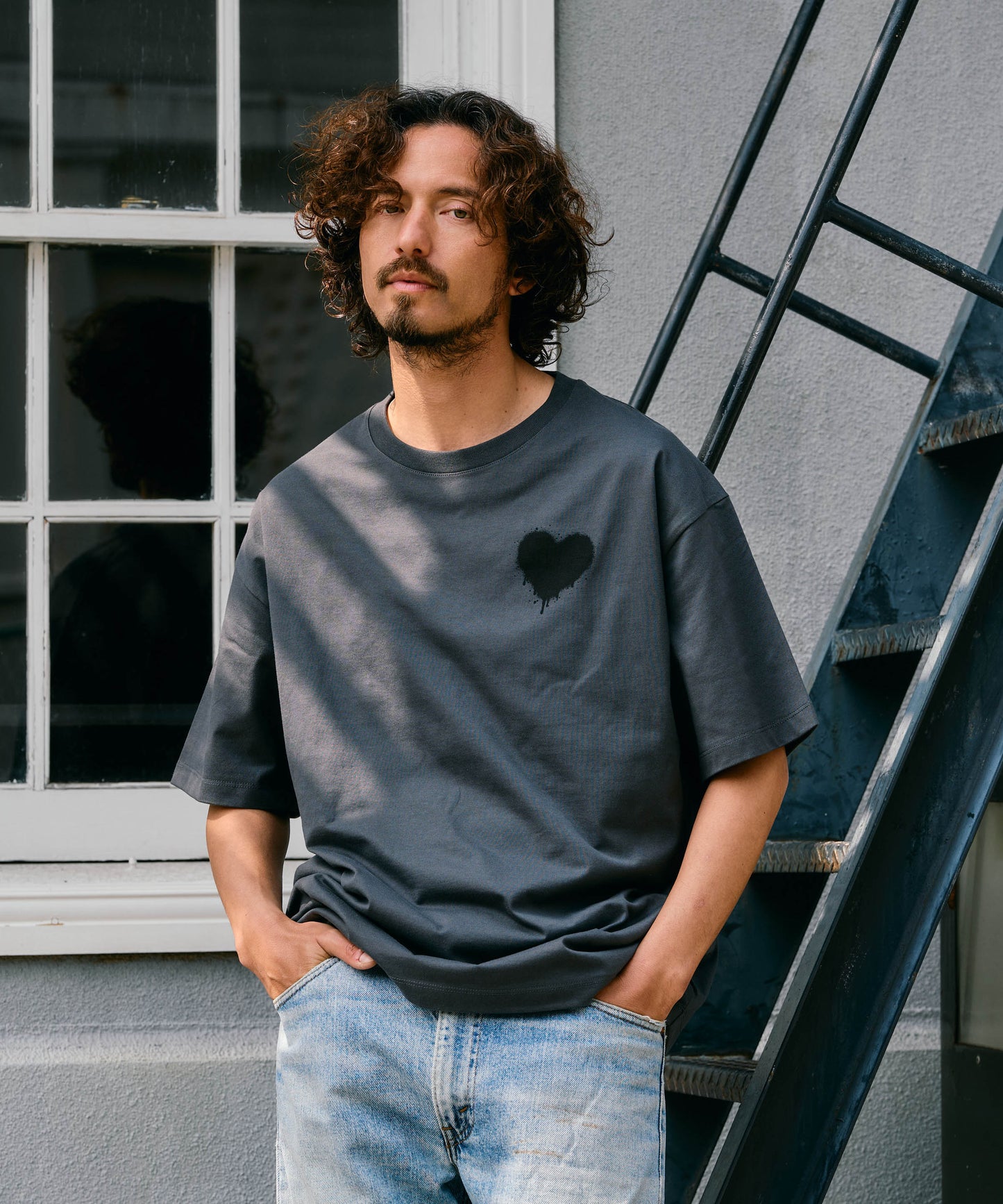 【予約販売7月初旬〜中旬入荷】 -Elio-（ｴﾘｵ）グランジハート バックプリント Tシャツ