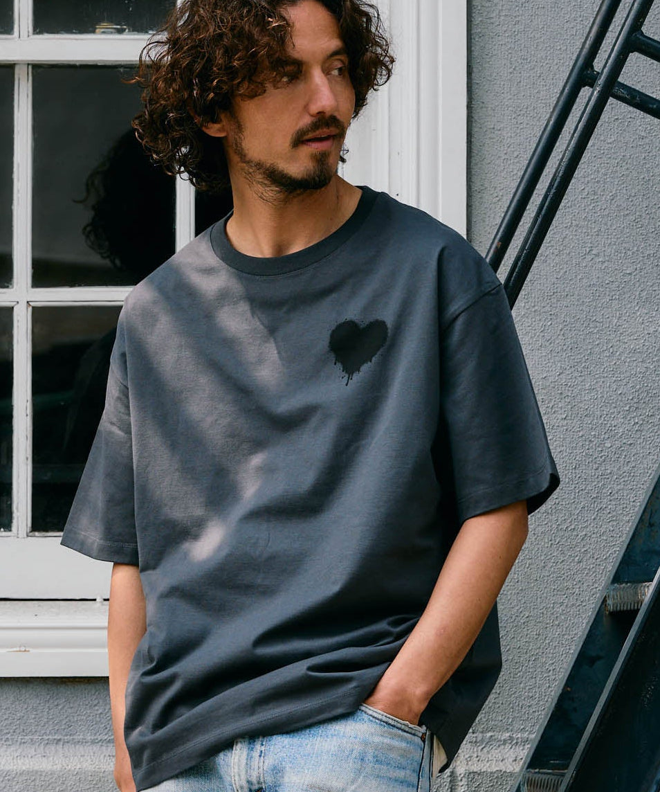 【予約販売7月初旬〜中旬入荷】 -Elio-（ｴﾘｵ）グランジハート バックプリント Tシャツ