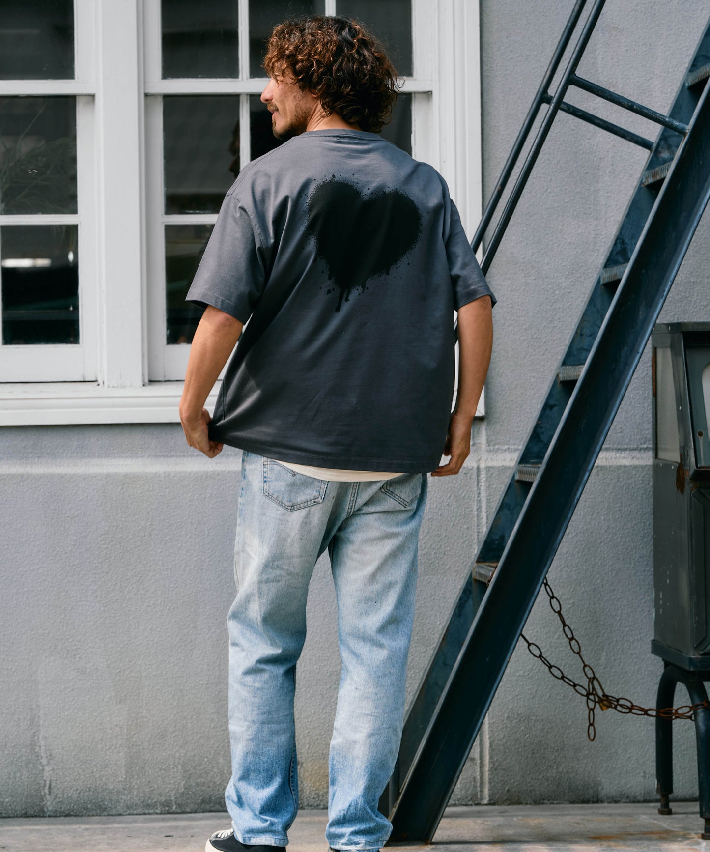 【予約販売7月初旬〜中旬入荷】 -Elio-（ｴﾘｵ）グランジハート バックプリント Tシャツ