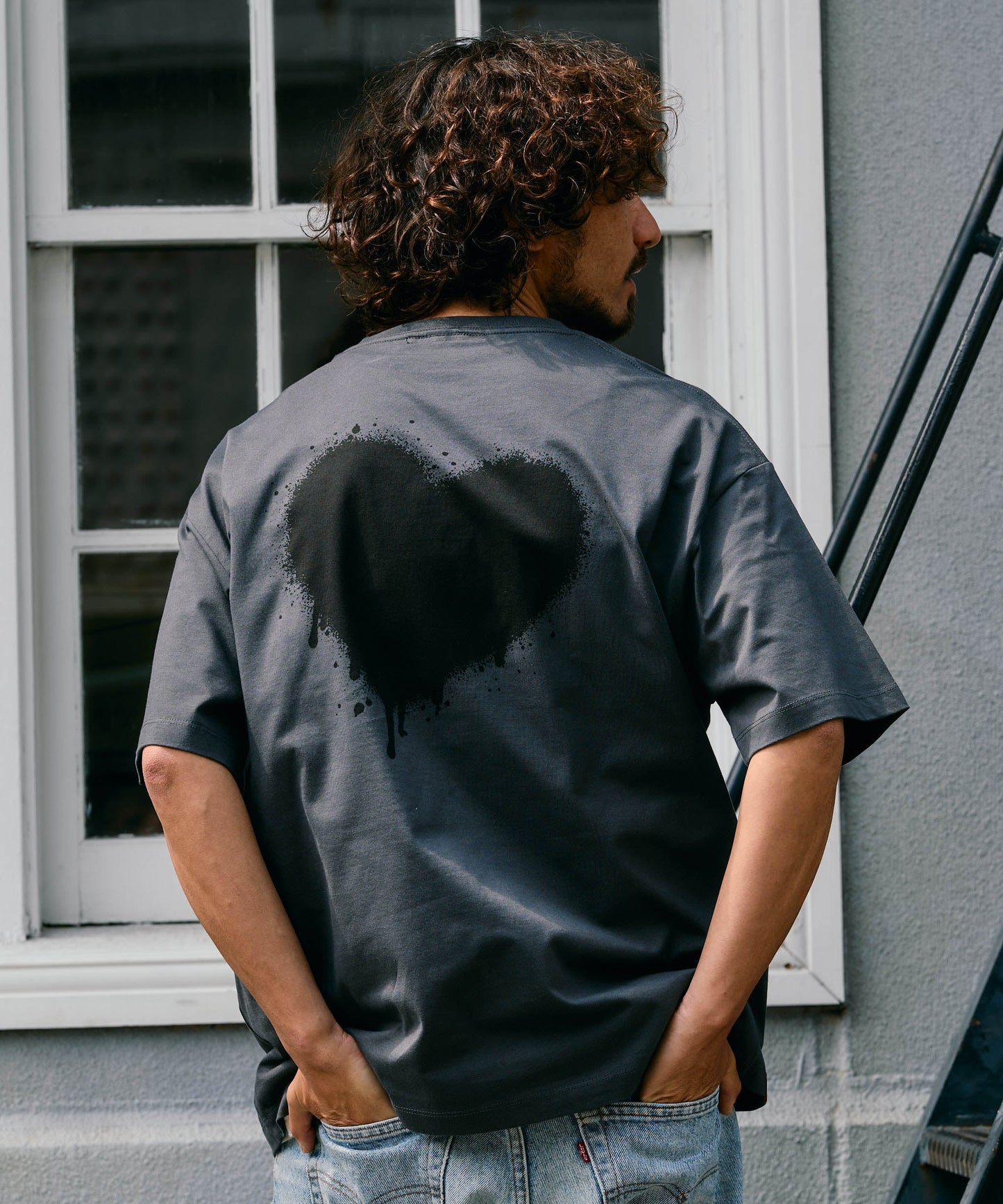 【予約販売7月初旬〜中旬入荷】 -Elio-（ｴﾘｵ）グランジハート バックプリント Tシャツ