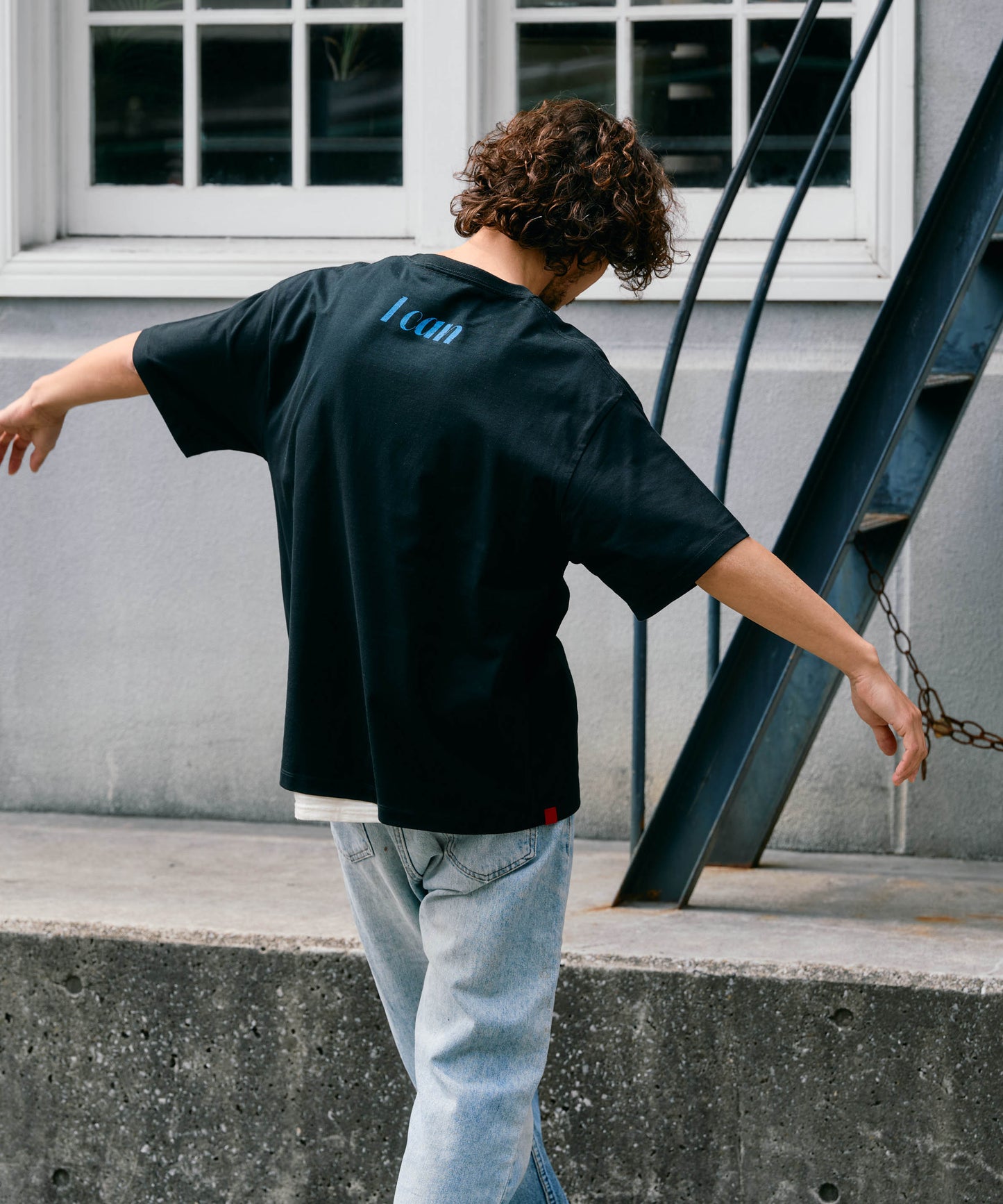 【予約販売7月初旬～中旬入荷】-Arlo Fly-（ｱｰﾛ･ﾌﾗｲ） "Fly & I Can" メッセージロゴ プリントTシャツ