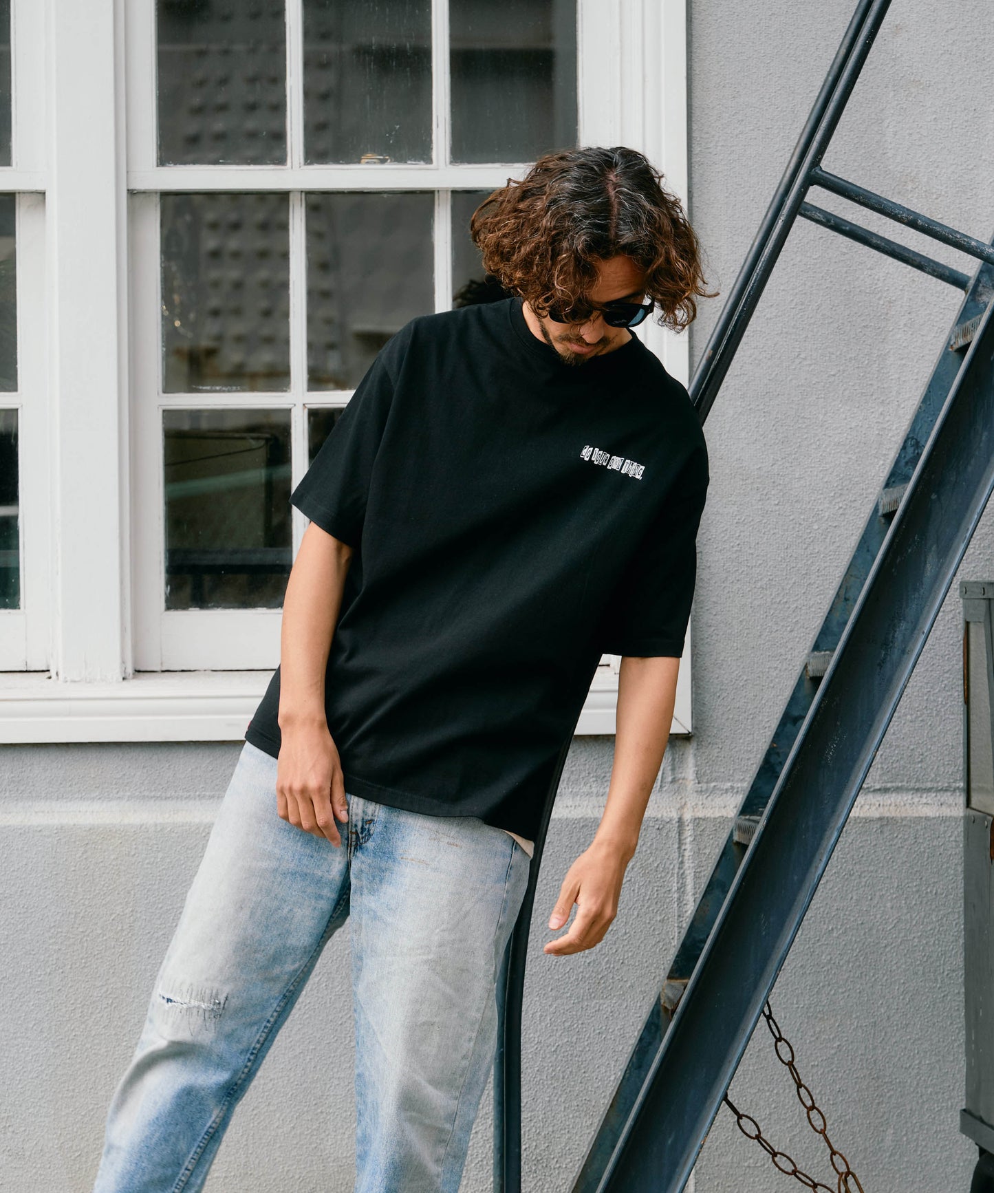 【予約販売7月中旬～下旬入荷】-Alex-(ｱﾚｯｸｽ) "do your own thing" ディストーションチェッカー バックプリントTシャツ