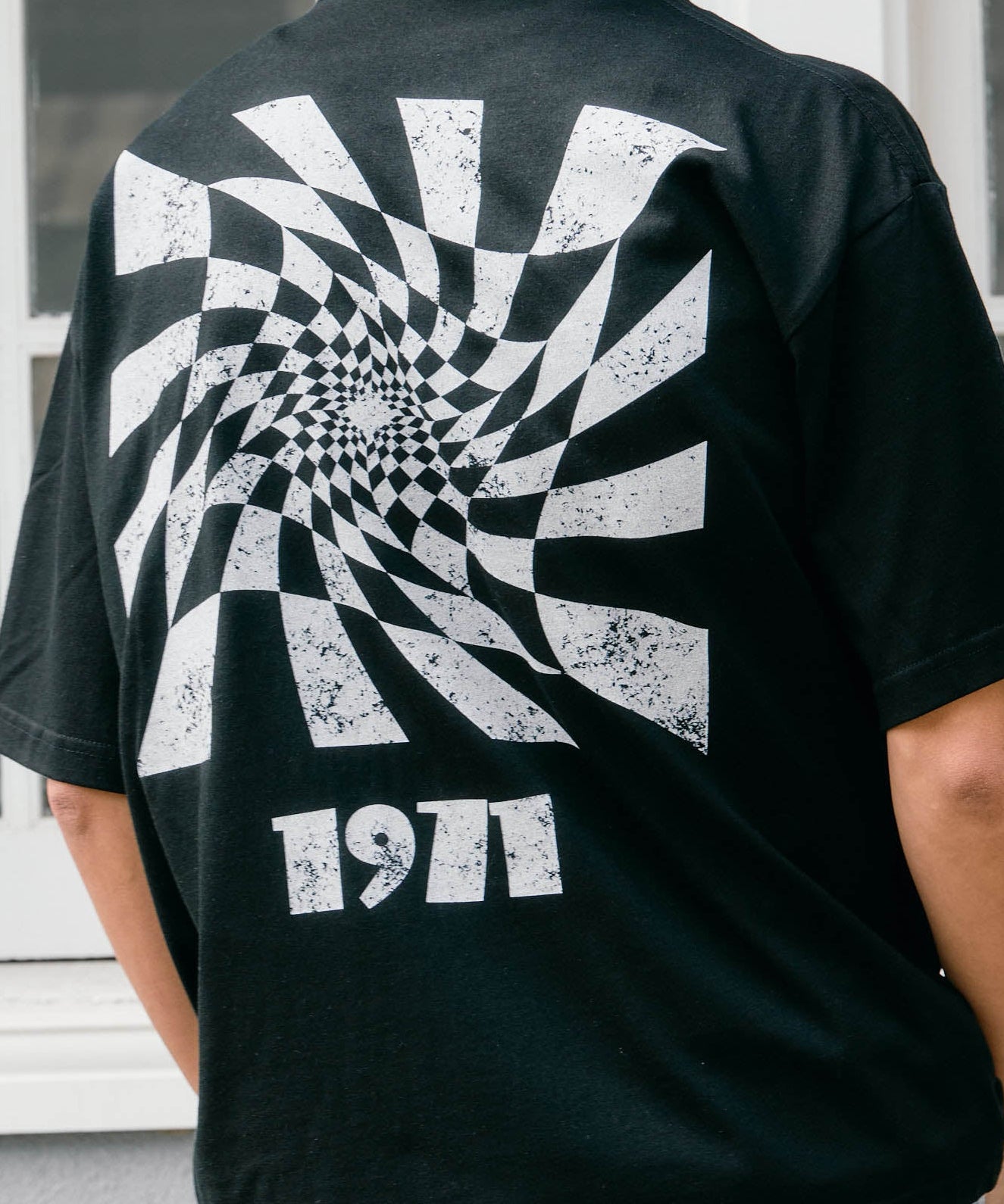 【予約販売7月中旬～下旬入荷】-Alex-(ｱﾚｯｸｽ) "do your own thing" ディストーションチェッカー バックプリントTシャツ