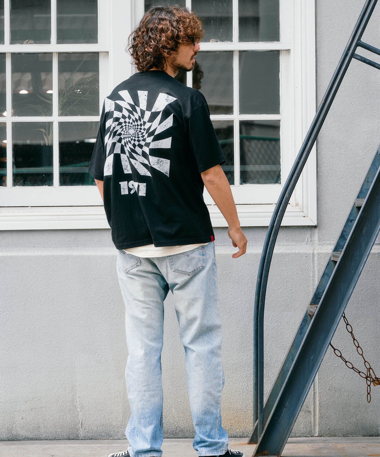 【予約販売7月中旬～下旬入荷】-Alex-(ｱﾚｯｸｽ) "do your own thing" ディストーションチェッカー バックプリントTシャツ
