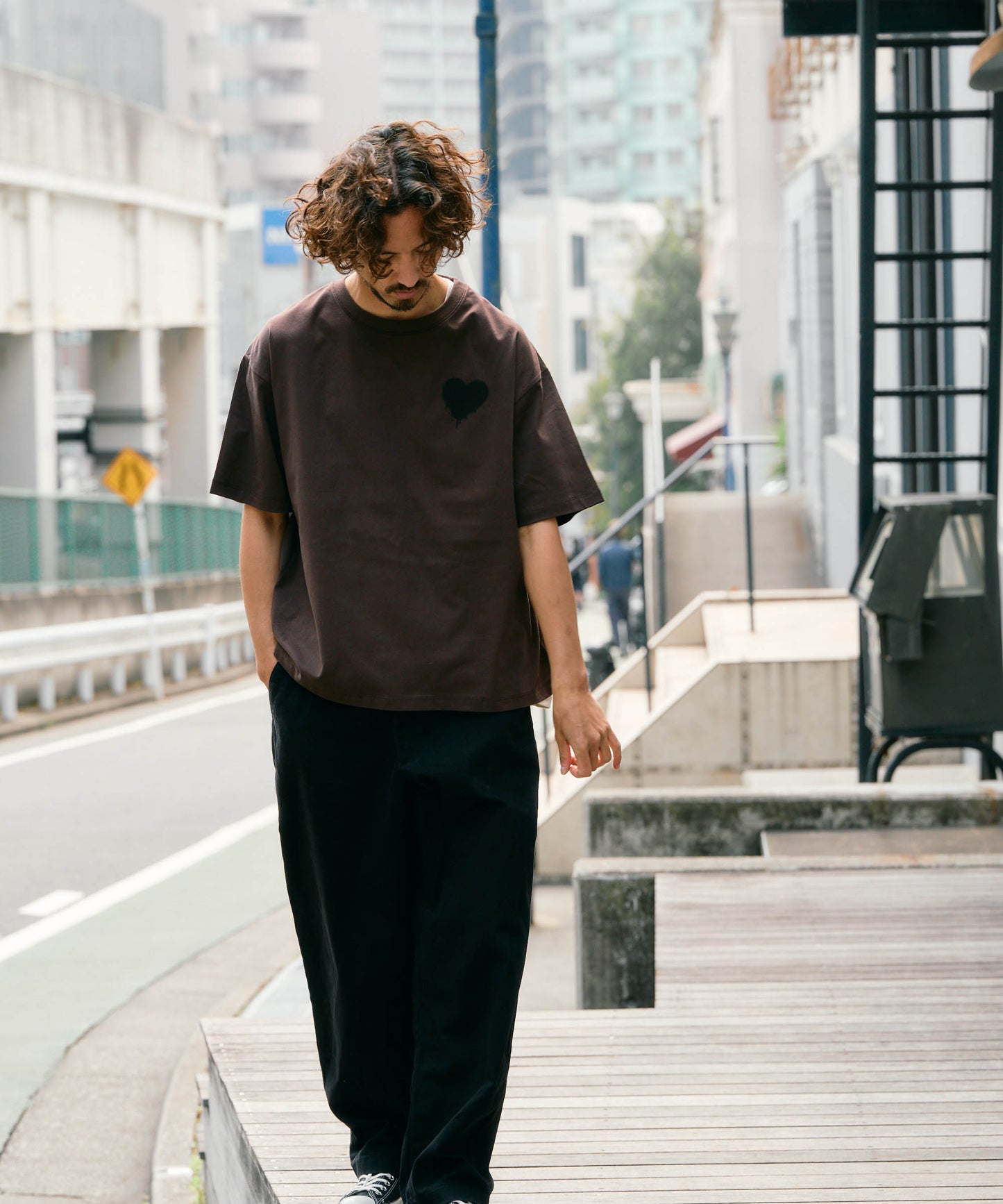 【予約販売7月初旬〜中旬入荷】 -Elio-（ｴﾘｵ）グランジハート バックプリント Tシャツ