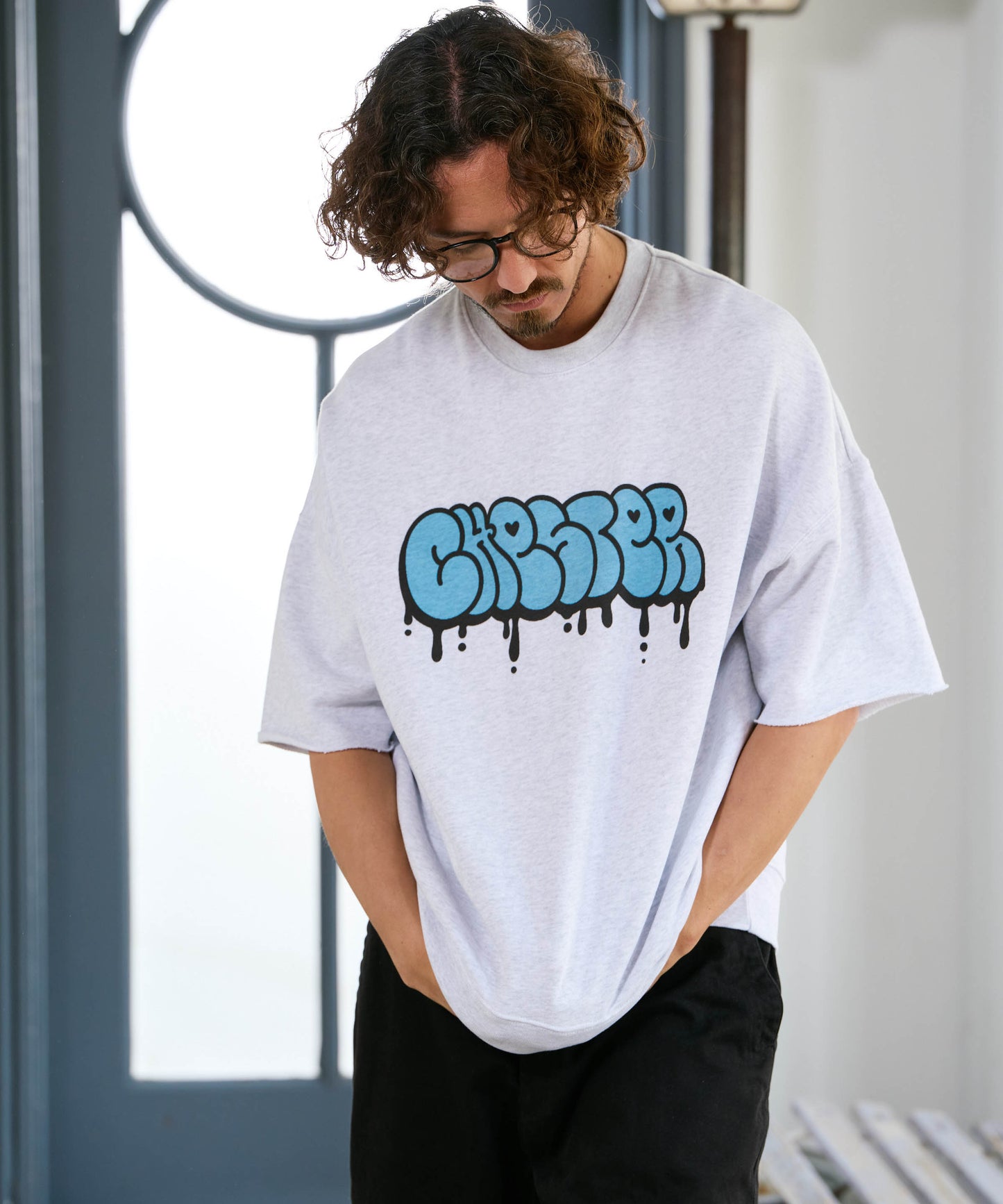 【予約販売7月初旬～中旬入荷】-Finn-(ﾌｨﾝ)  グラフィティロゴ カットオフ ハーフスリーブスウェット