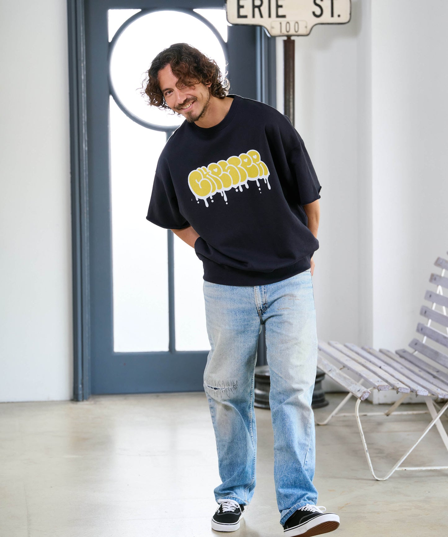 【予約販売7月初旬～中旬入荷】-Finn-(ﾌｨﾝ)  グラフィティロゴ カットオフ ハーフスリーブスウェット