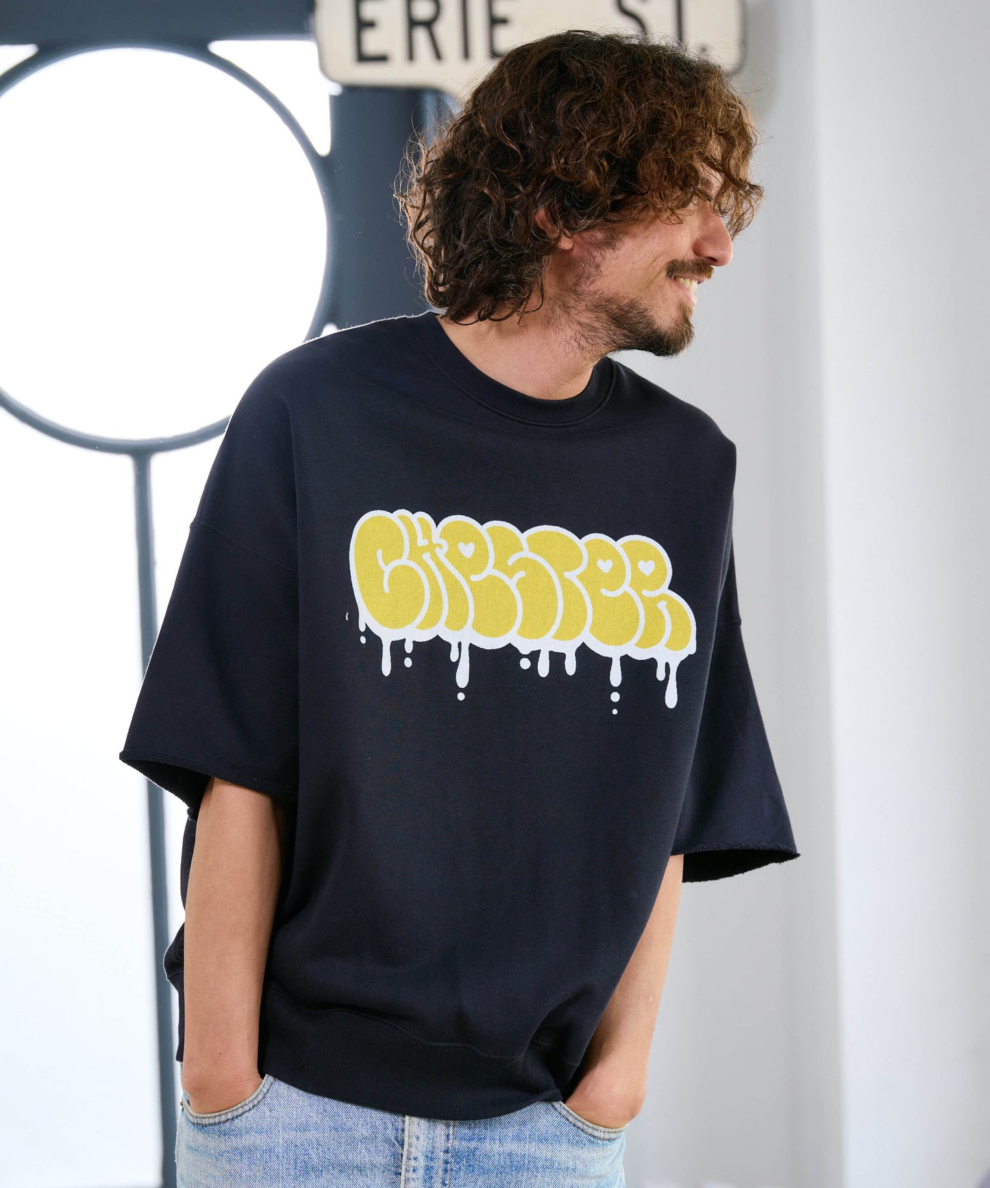 【予約販売7月初旬～中旬入荷】-Finn-(ﾌｨﾝ)  グラフィティロゴ カットオフ ハーフスリーブスウェット