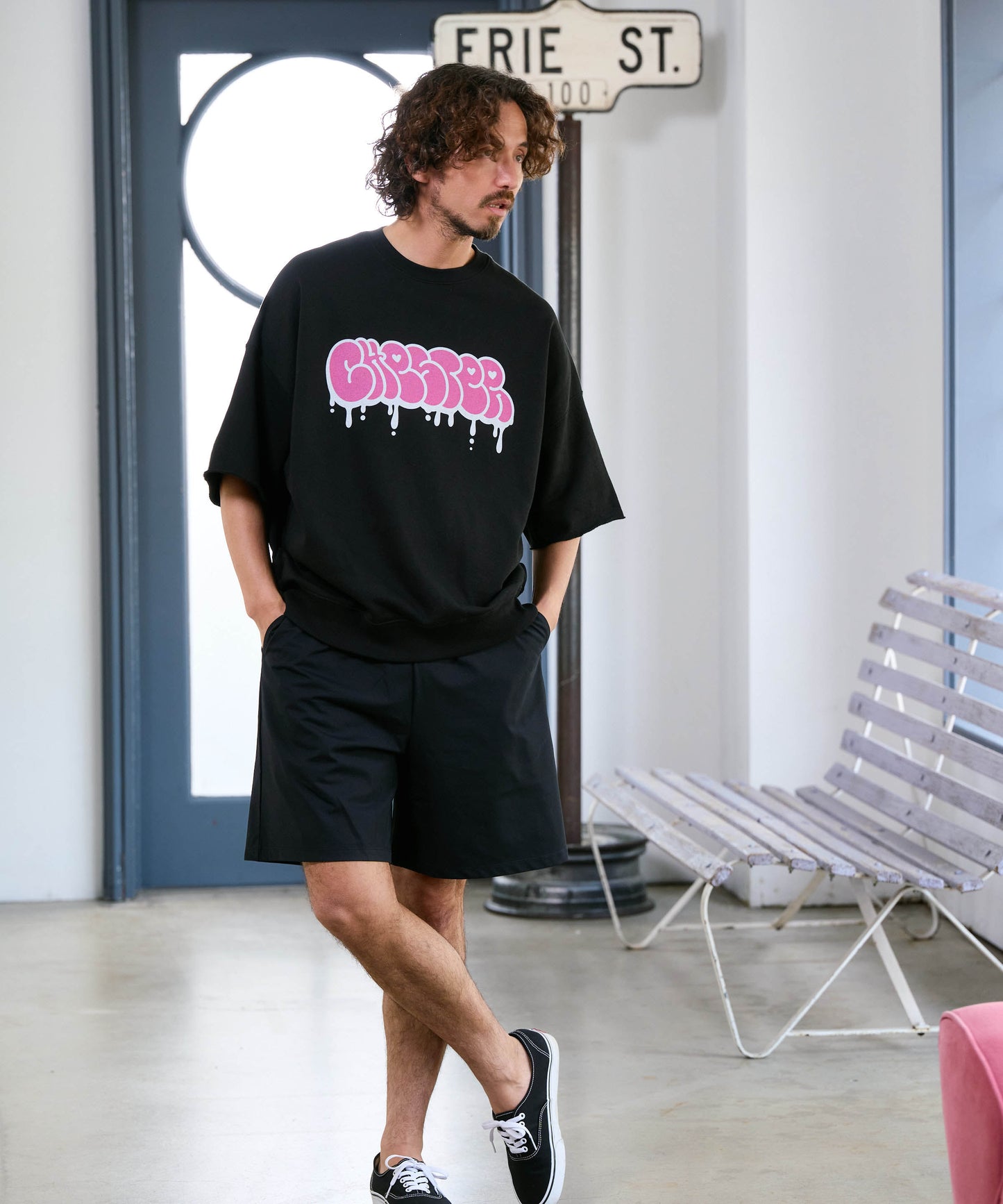 【予約販売7月初旬～中旬入荷】-Finn-(ﾌｨﾝ)  グラフィティロゴ カットオフ ハーフスリーブスウェット