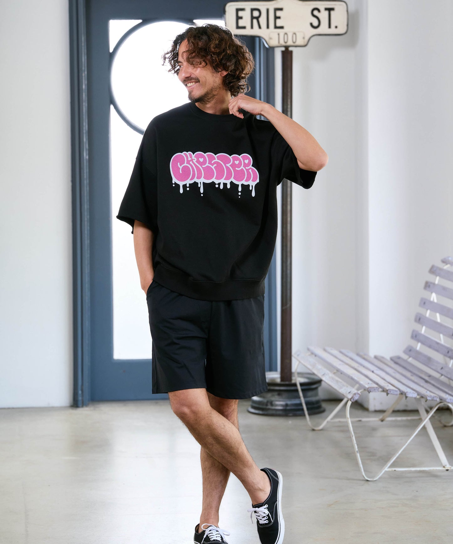 【予約販売7月初旬～中旬入荷】-Finn-(ﾌｨﾝ)  グラフィティロゴ カットオフ ハーフスリーブスウェット