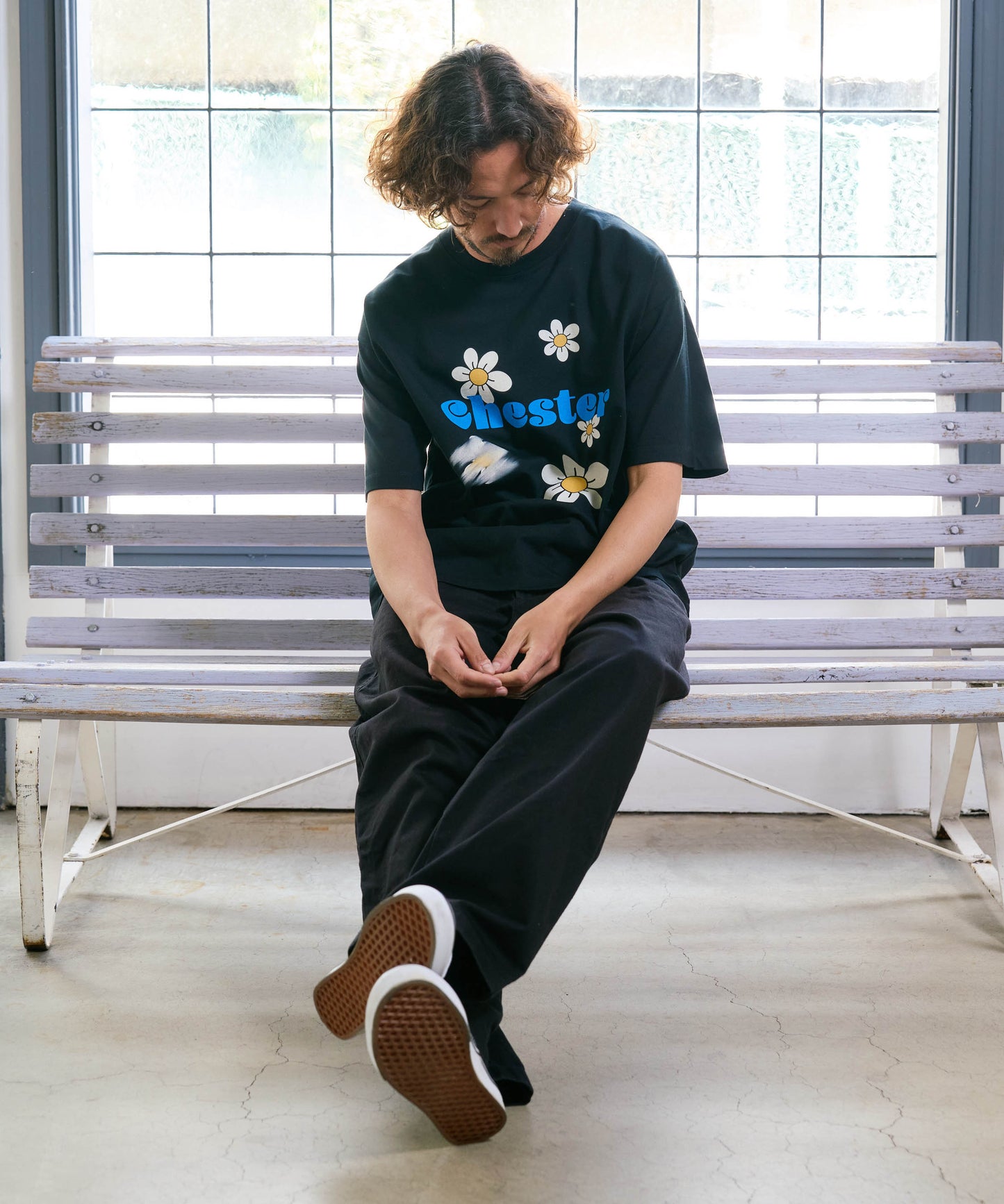 【予約販売7月初旬〜中旬入荷】-Indie-（ｲﾝﾃﾞｨｰ）デイジーフラワー＆ペイントスマッジ プリントTシャツ