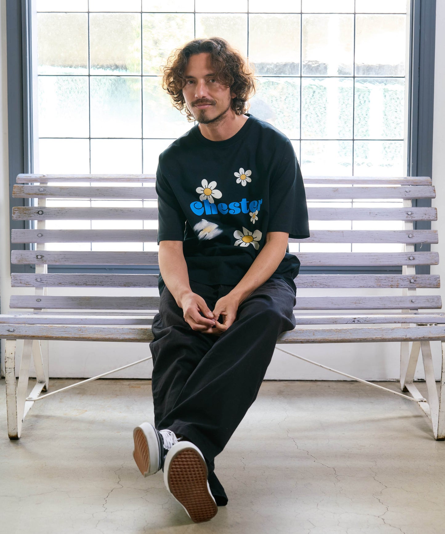 【予約販売7月初旬〜中旬入荷】-Indie-（ｲﾝﾃﾞｨｰ）デイジーフラワー＆ペイントスマッジ プリントTシャツ