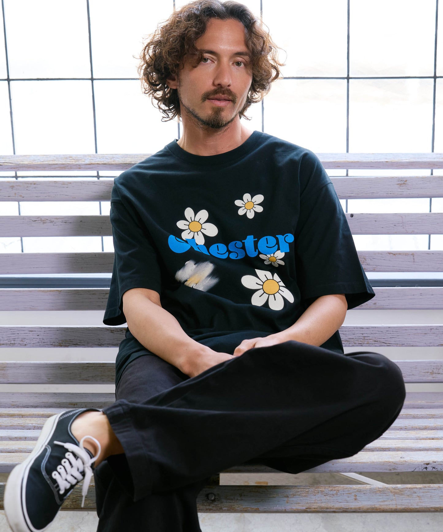 【予約販売7月初旬〜中旬入荷】-Indie-（ｲﾝﾃﾞｨｰ）デイジーフラワー＆ペイントスマッジ プリントTシャツ