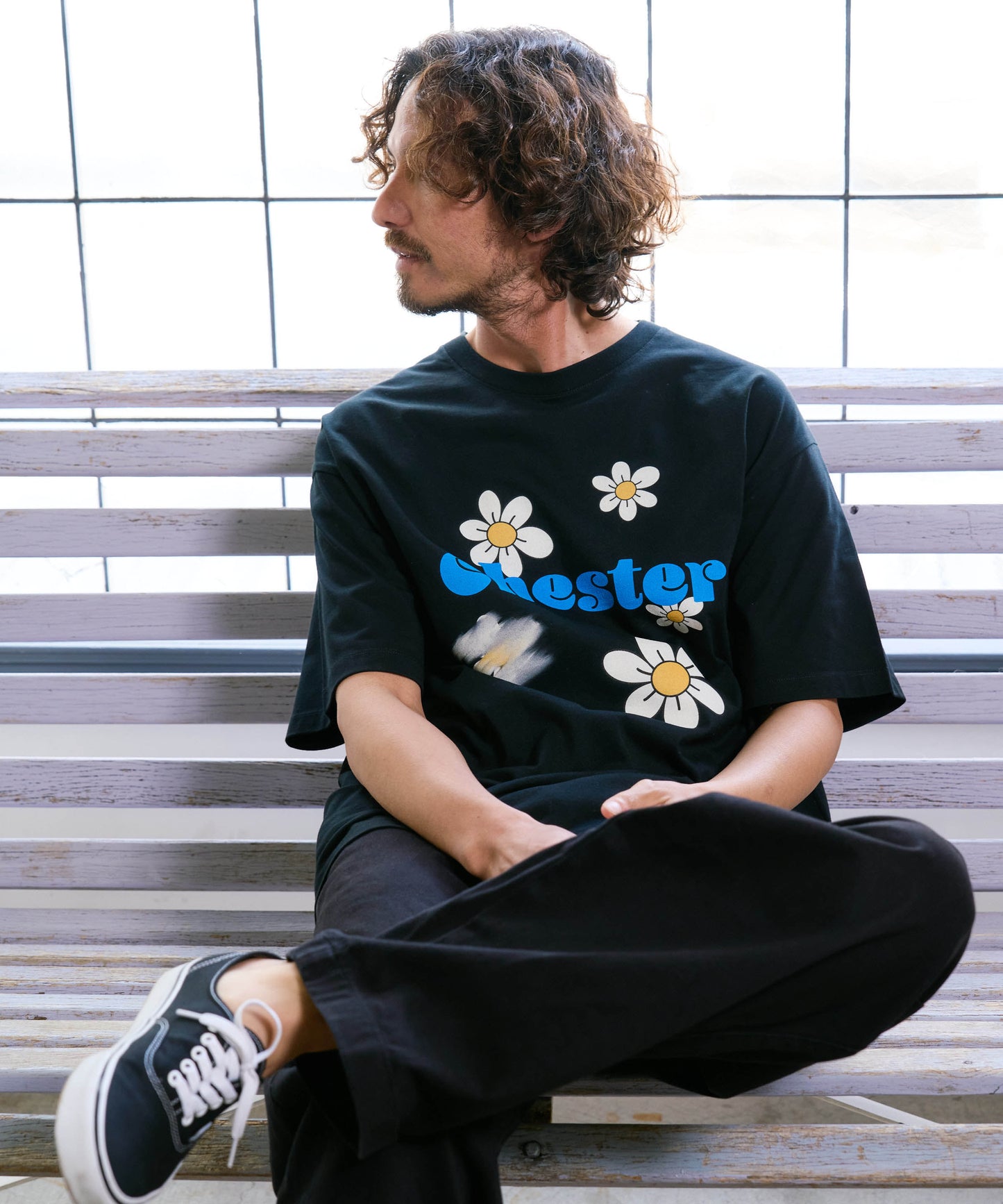 【予約販売7月初旬〜中旬入荷】-Indie-（ｲﾝﾃﾞｨｰ）デイジーフラワー＆ペイントスマッジ プリントTシャツ