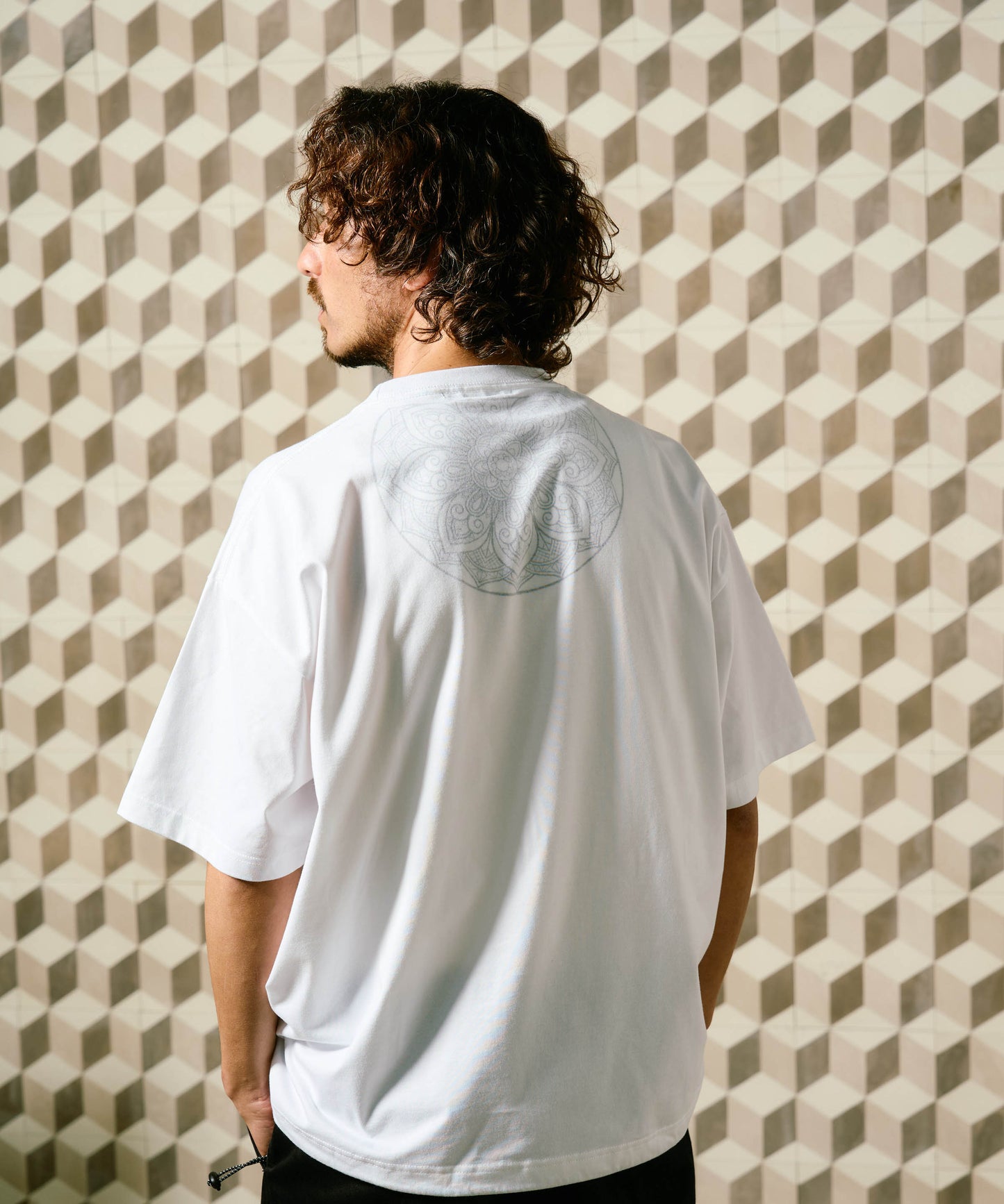 【予約販売7月初旬～中旬入荷】-Maya-(ﾏﾔ) インサイド曼荼羅プリント 裾ドローコード Tシャツ