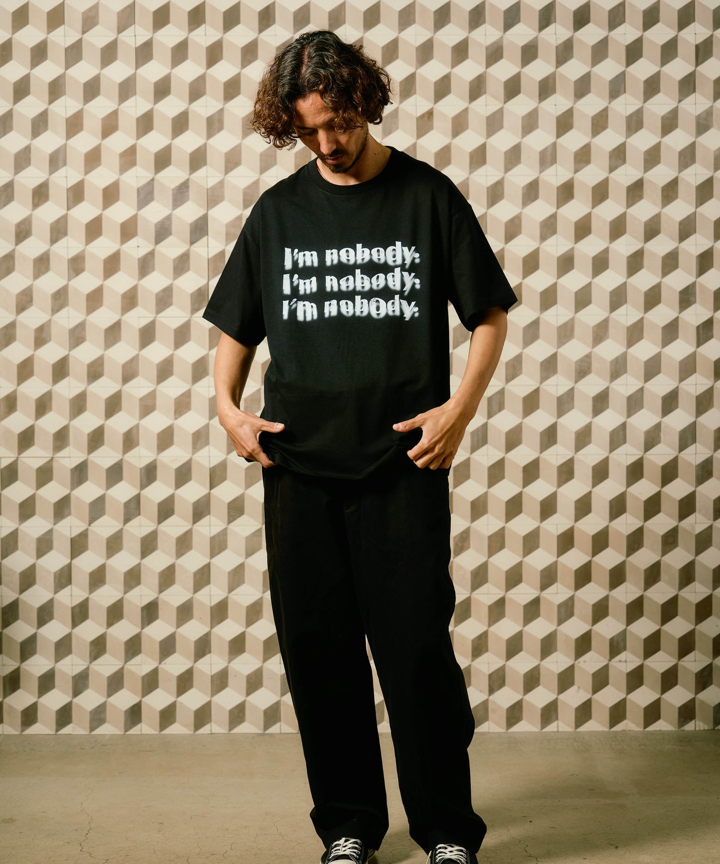 【予約販売7月初旬～中旬入荷】-Remy-（ﾚﾐｰ） "I'm nobody" メッセージプリント Tシャツ