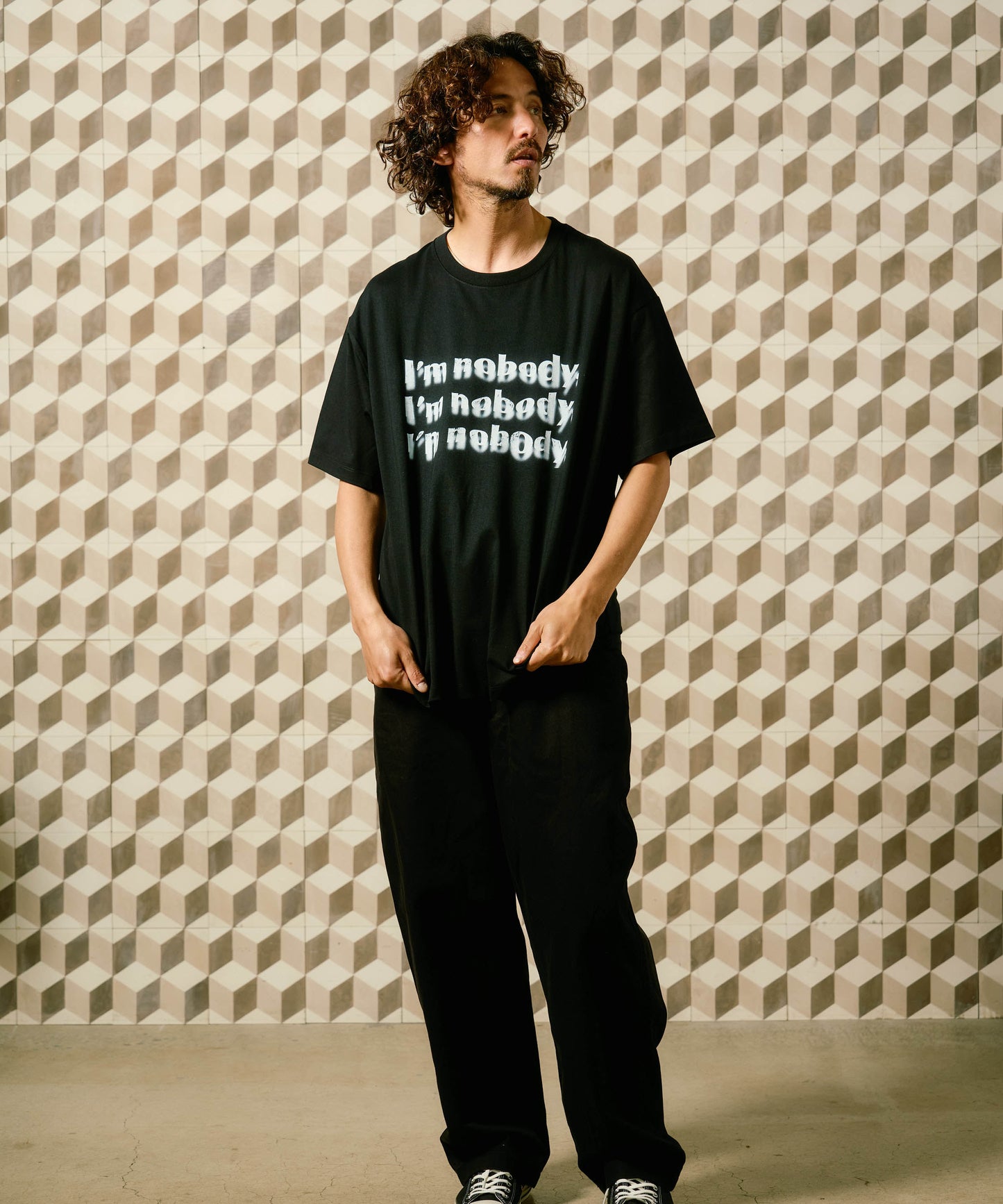 【予約販売7月初旬～中旬入荷】-Remy-（ﾚﾐｰ） "I'm nobody" メッセージプリント Tシャツ