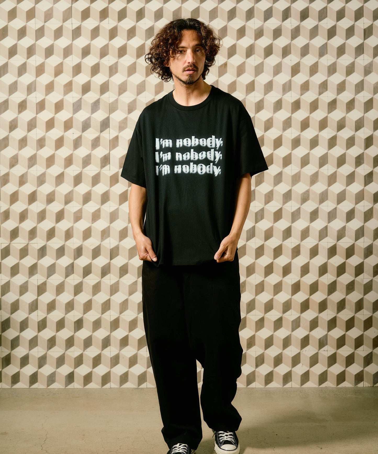 【予約販売7月初旬～中旬入荷】-Remy-（ﾚﾐｰ） "I'm nobody" メッセージプリント Tシャツ