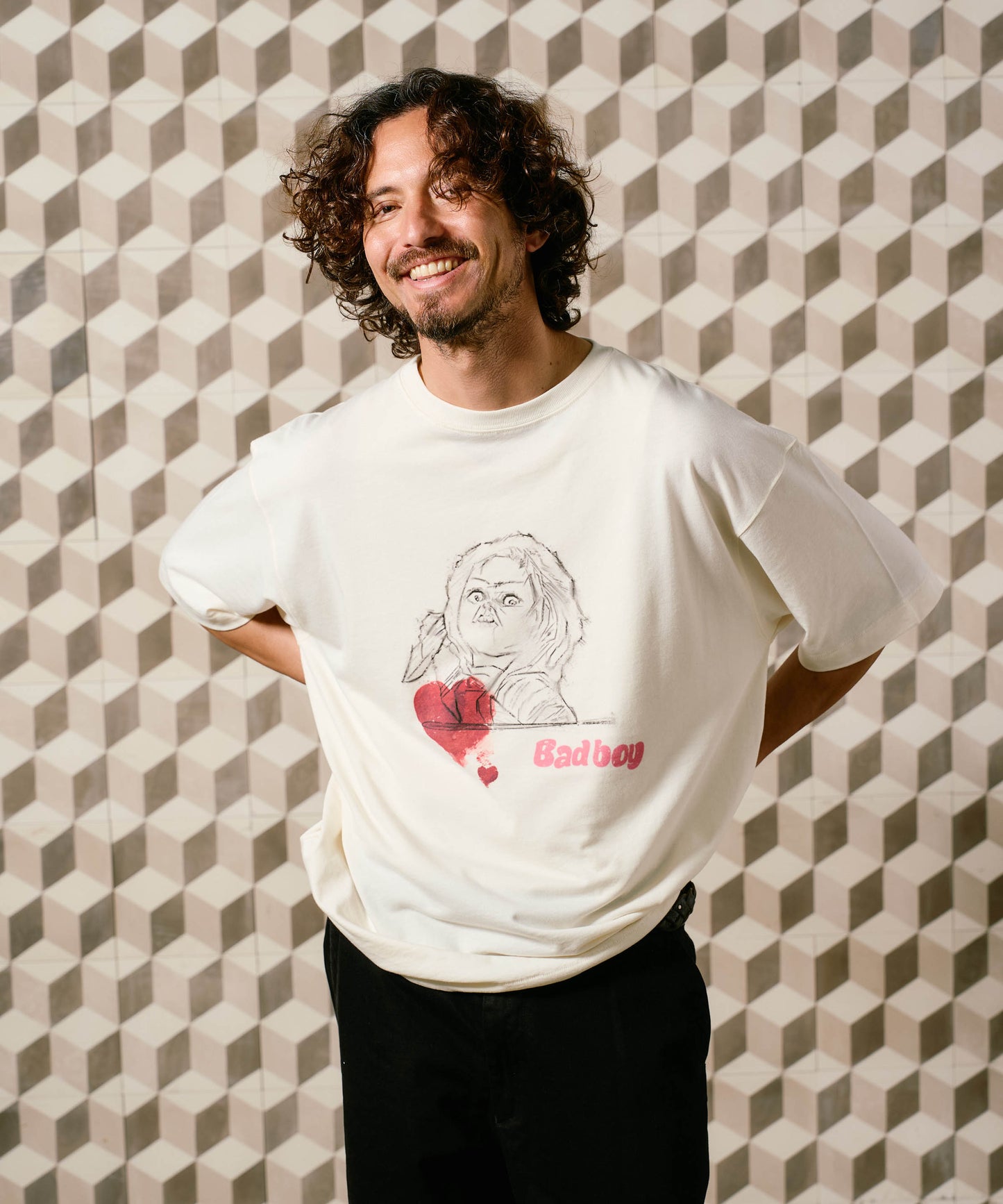 【予約販売7月初旬～中旬入荷】-Vinny-（ｳﾞｨﾆｰ） "Bad Boy" ドール＆ハートグラフィック Tシャツ