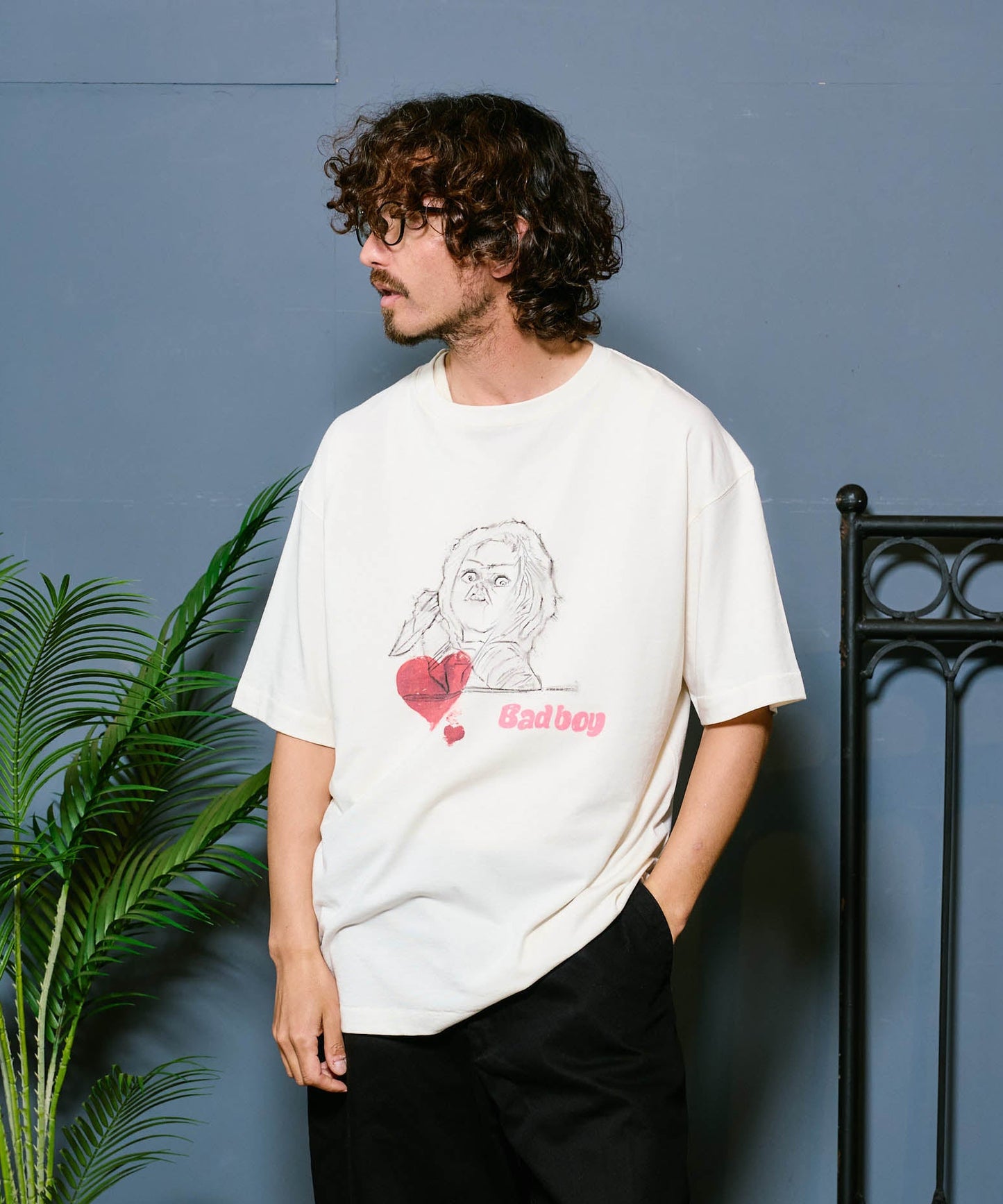 【予約販売7月初旬～中旬入荷】-Vinny-（ｳﾞｨﾆｰ） "Bad Boy" ドール＆ハートグラフィック Tシャツ