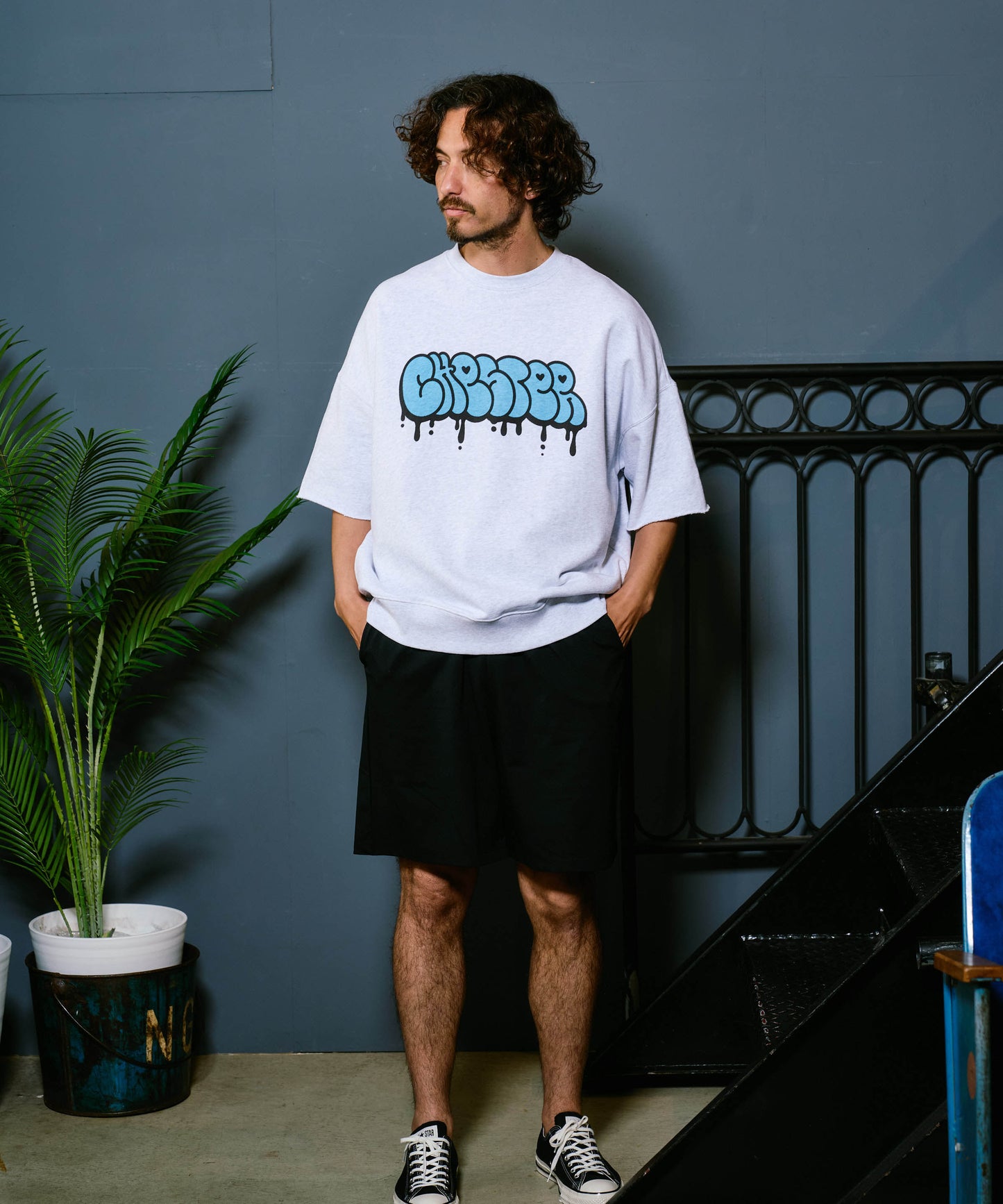 【予約販売7月初旬～中旬入荷】-Finn-(ﾌｨﾝ)  グラフィティロゴ カットオフ ハーフスリーブスウェット