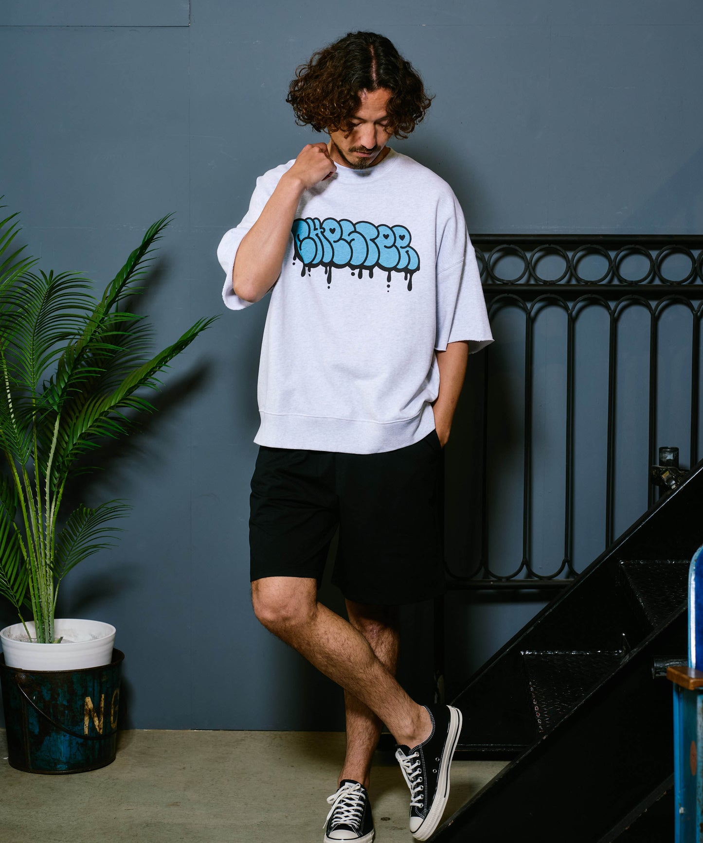 【予約販売7月初旬～中旬入荷】-Finn-(ﾌｨﾝ)  グラフィティロゴ カットオフ ハーフスリーブスウェット