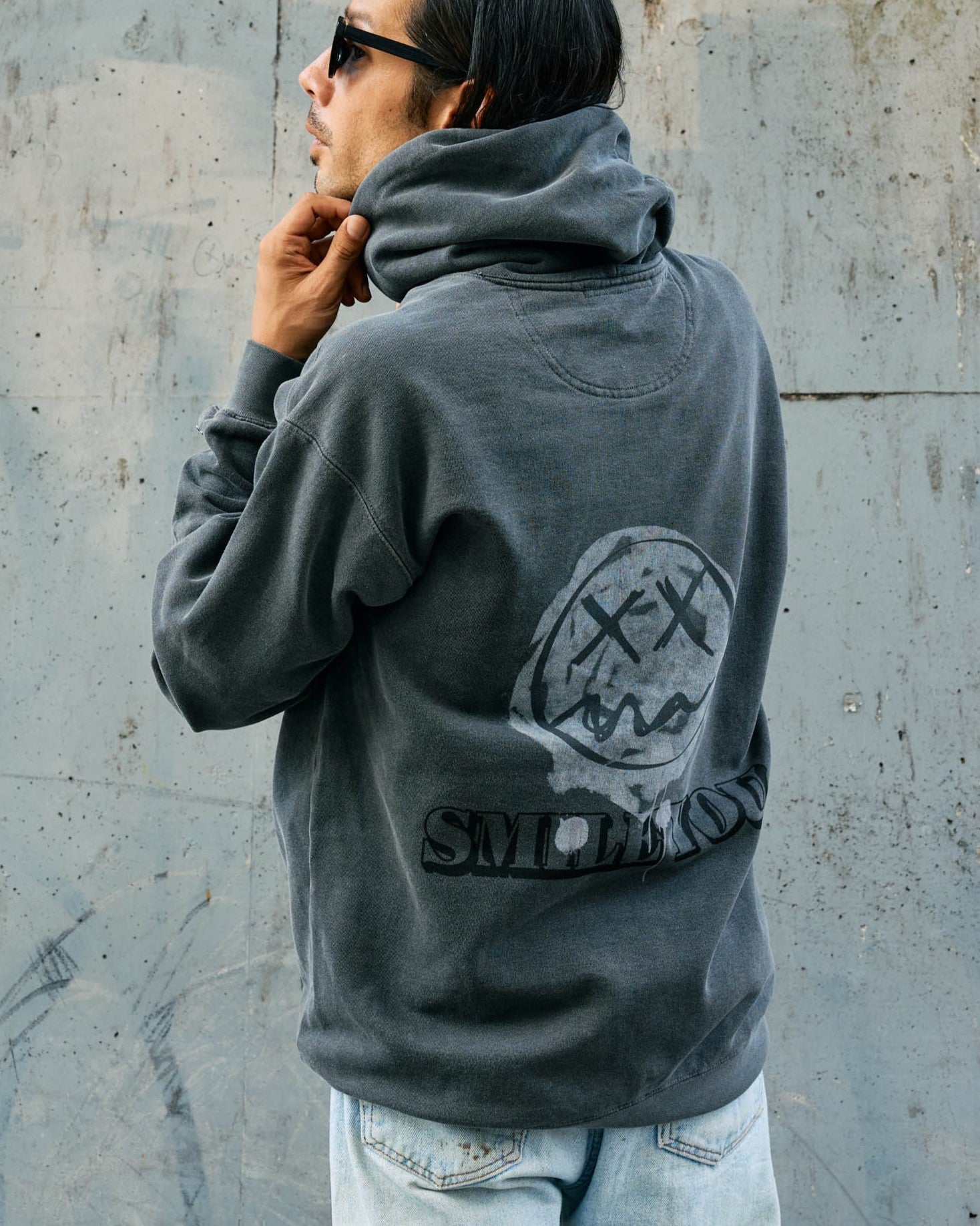 ピグメント後染 バックプリントプルオーバーパーカー -Patrick