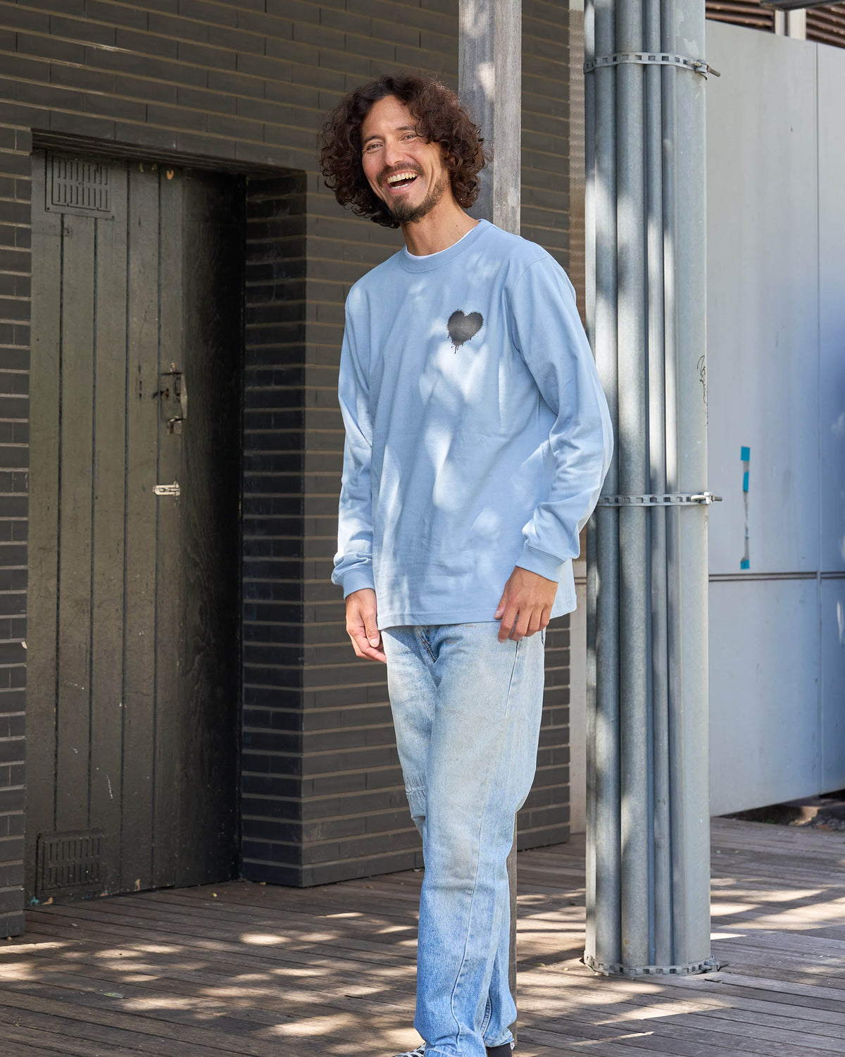 【Cary（ｷｬﾘｰ）】グランジハートロングスリーブTシャツ
