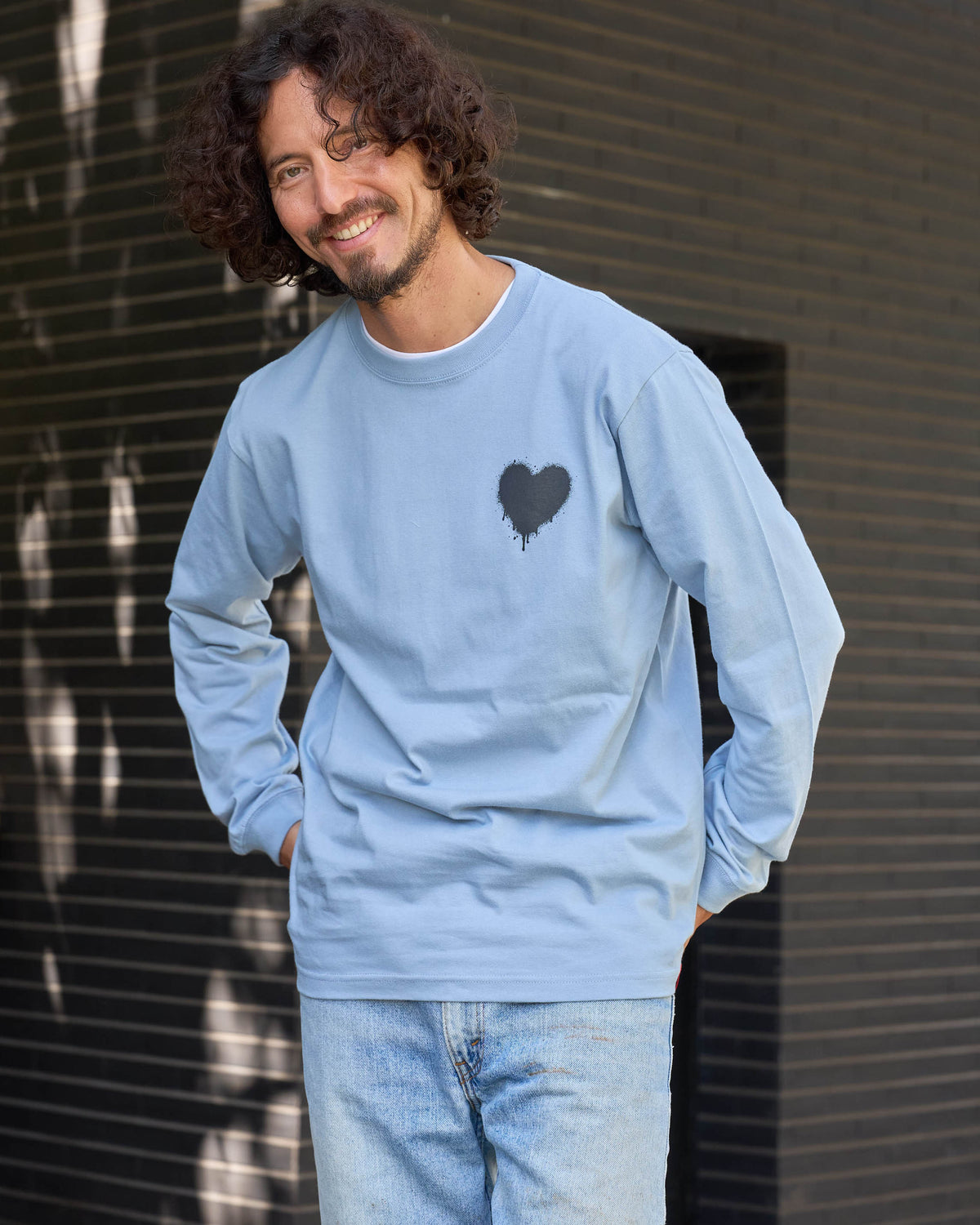 【Cary（ｷｬﾘｰ）】グランジハートロングスリーブTシャツ