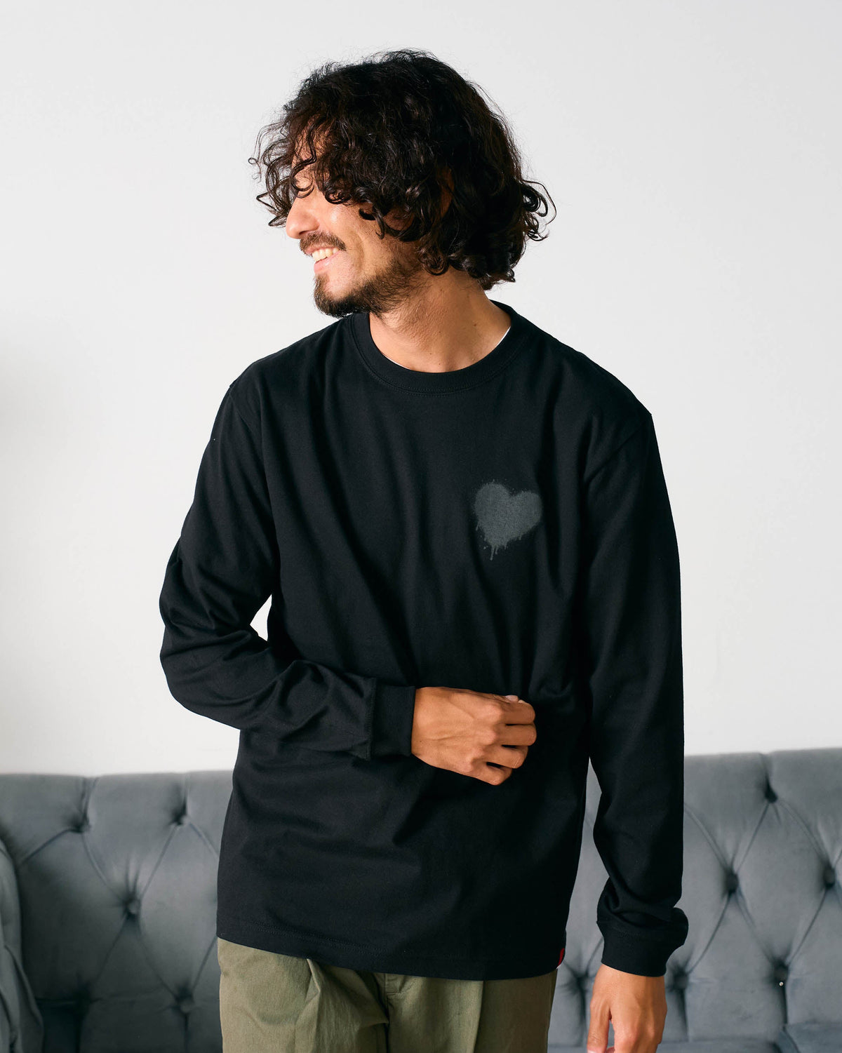 【Cary（ｷｬﾘｰ）】グランジハートロングスリーブTシャツ