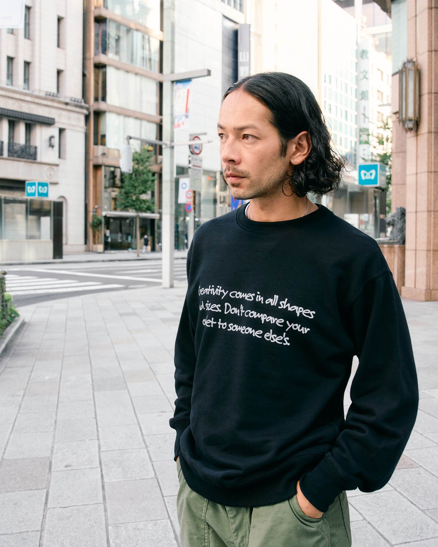 Message LOGO クルーネックスウェット-Kevin-【予約販売3月上旬～中旬